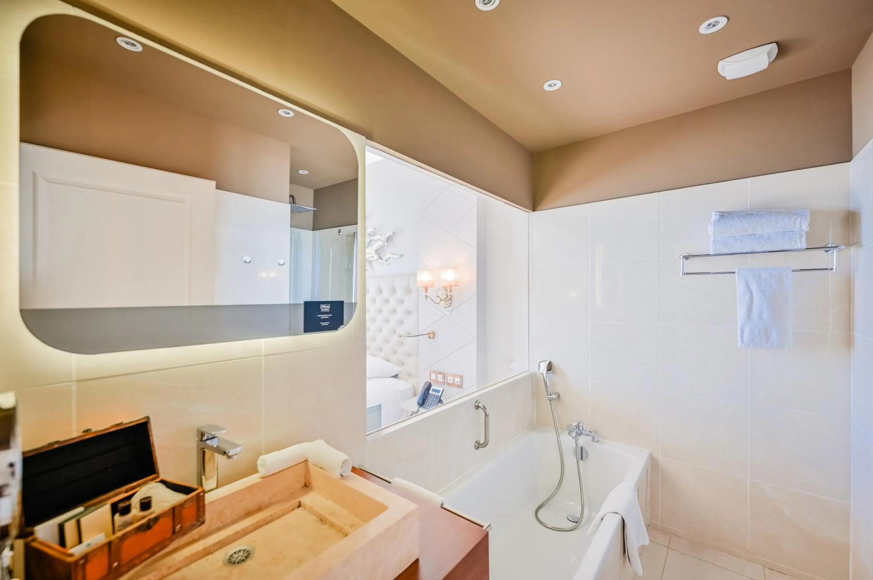 Grand Hotel Des Sablettes Plage, Curio Collection By Hilton