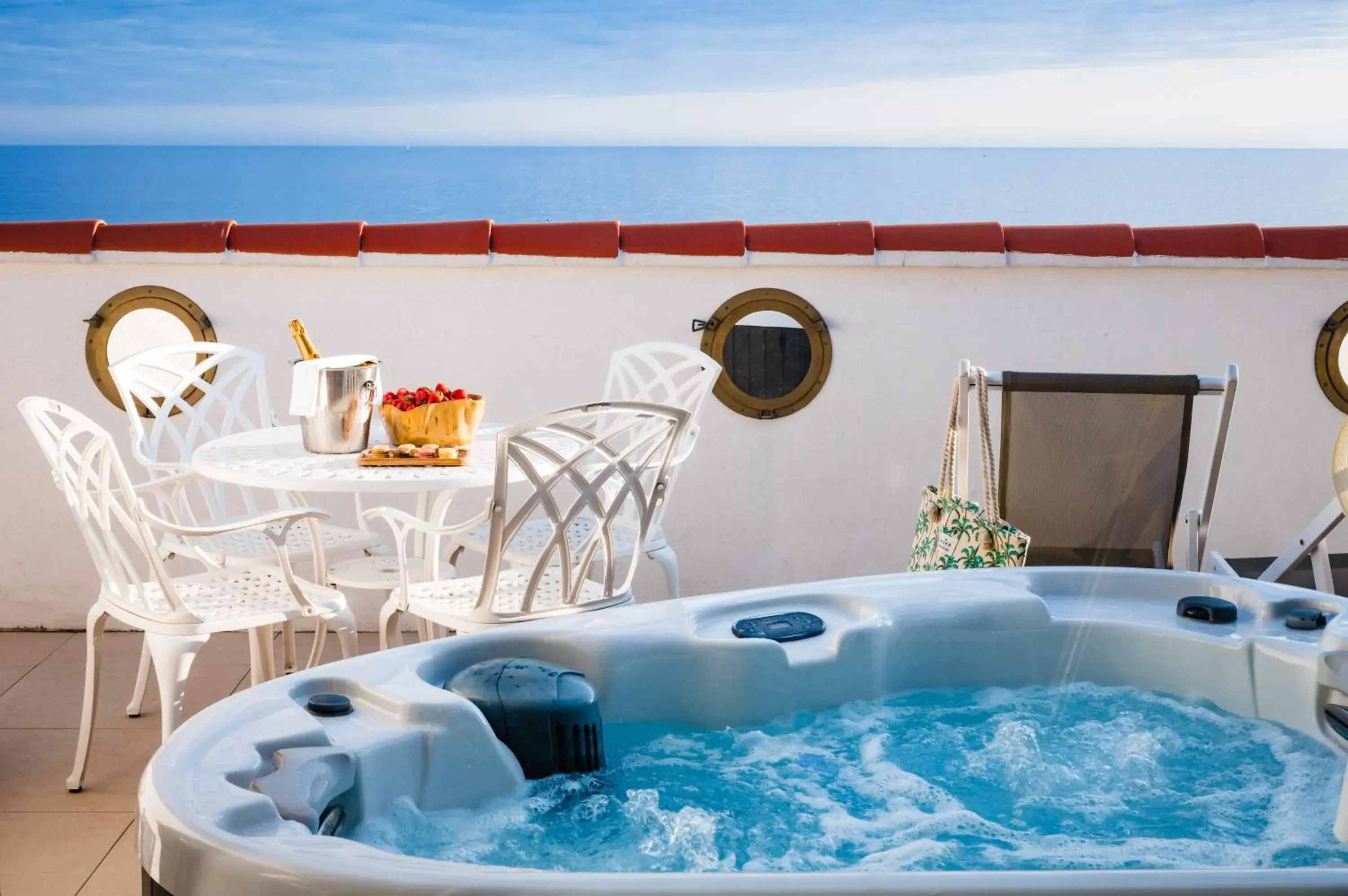 Grand Hotel Des Sablettes Plage, Curio Collection By Hilton Grand Hotel Des Sablettes Plage, Curio Collection By Hilton