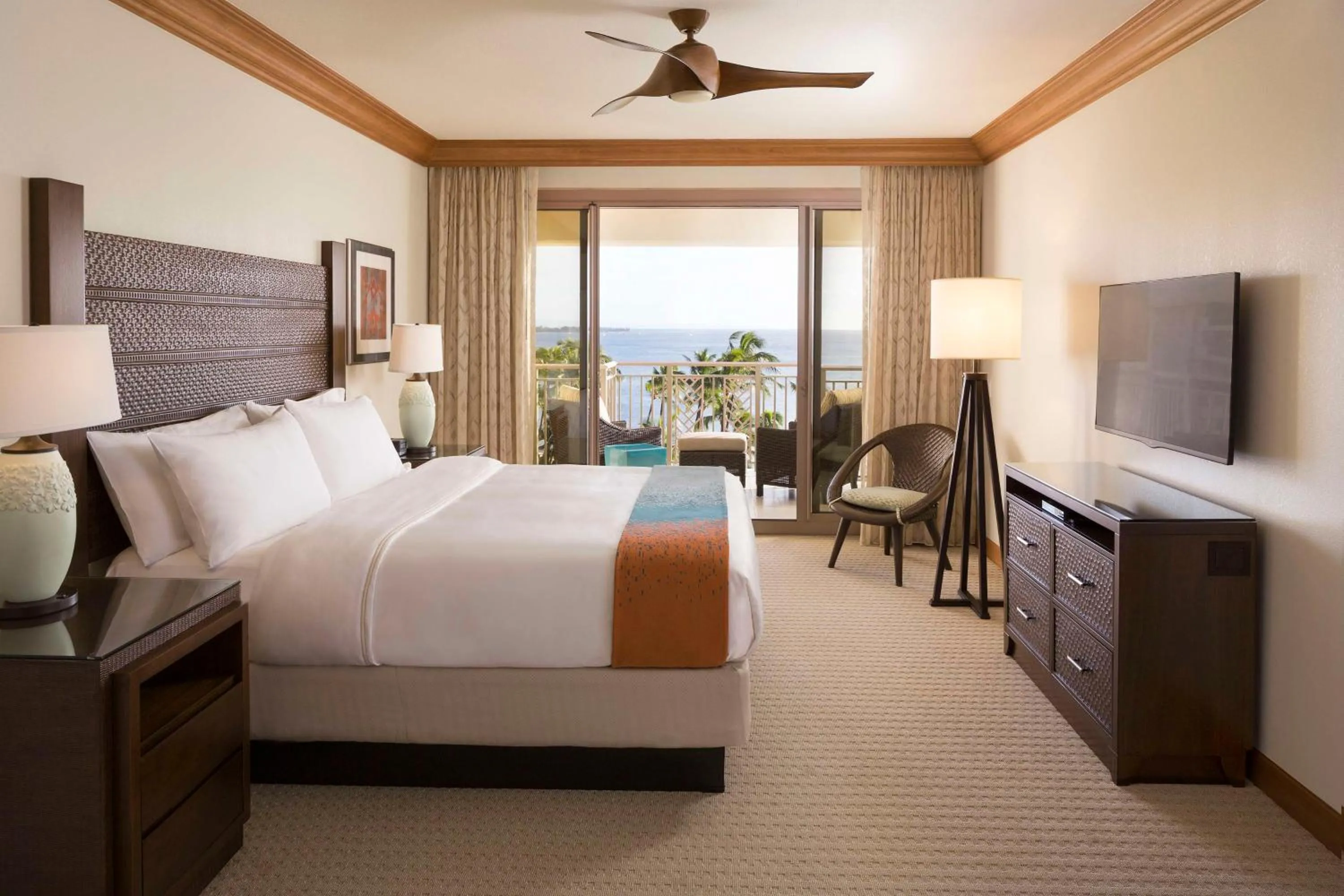 Photo of the whole room, Bed in Hyatt Vacation Club at Ka'anapali Beach
