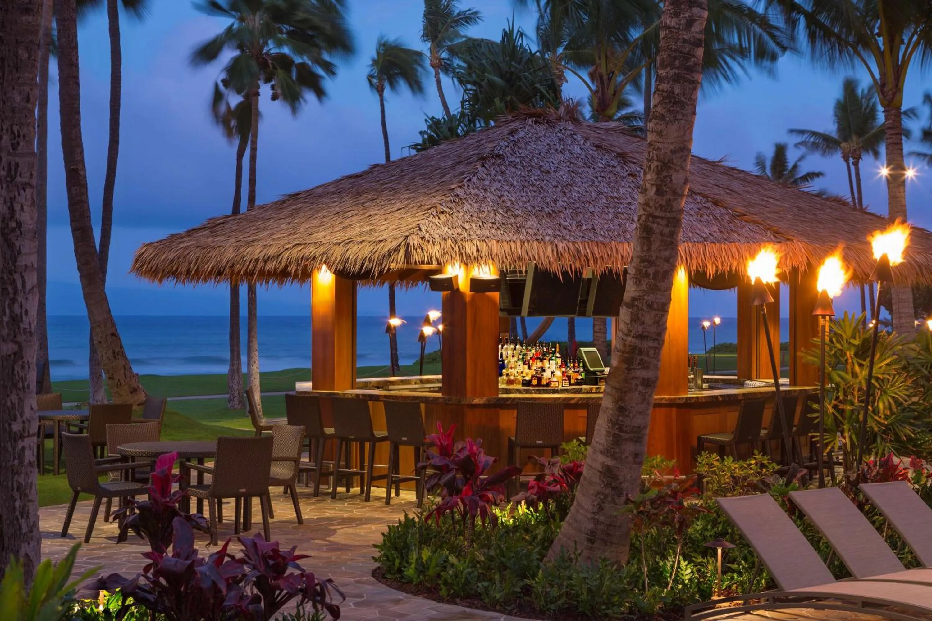 Property building in Hyatt Vacation Club at Ka'anapali Beach