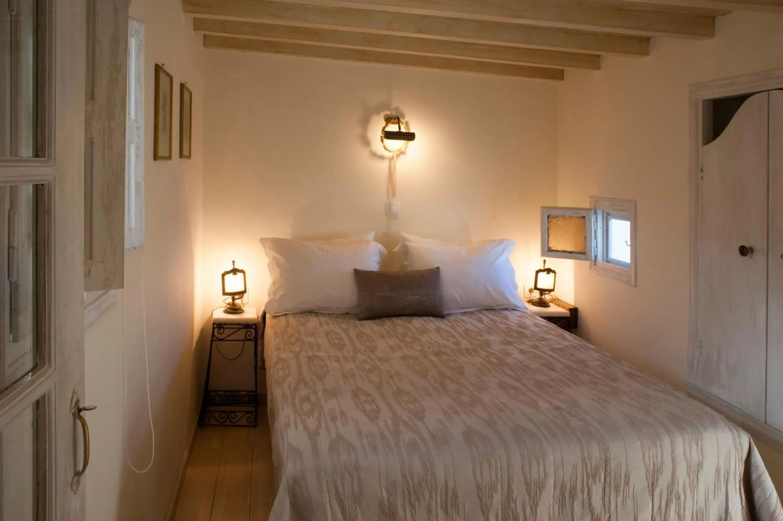 Bedroom, Bed in Heliophos Boutique Caves Bedroom, Bed in Heliophos Boutique Caves