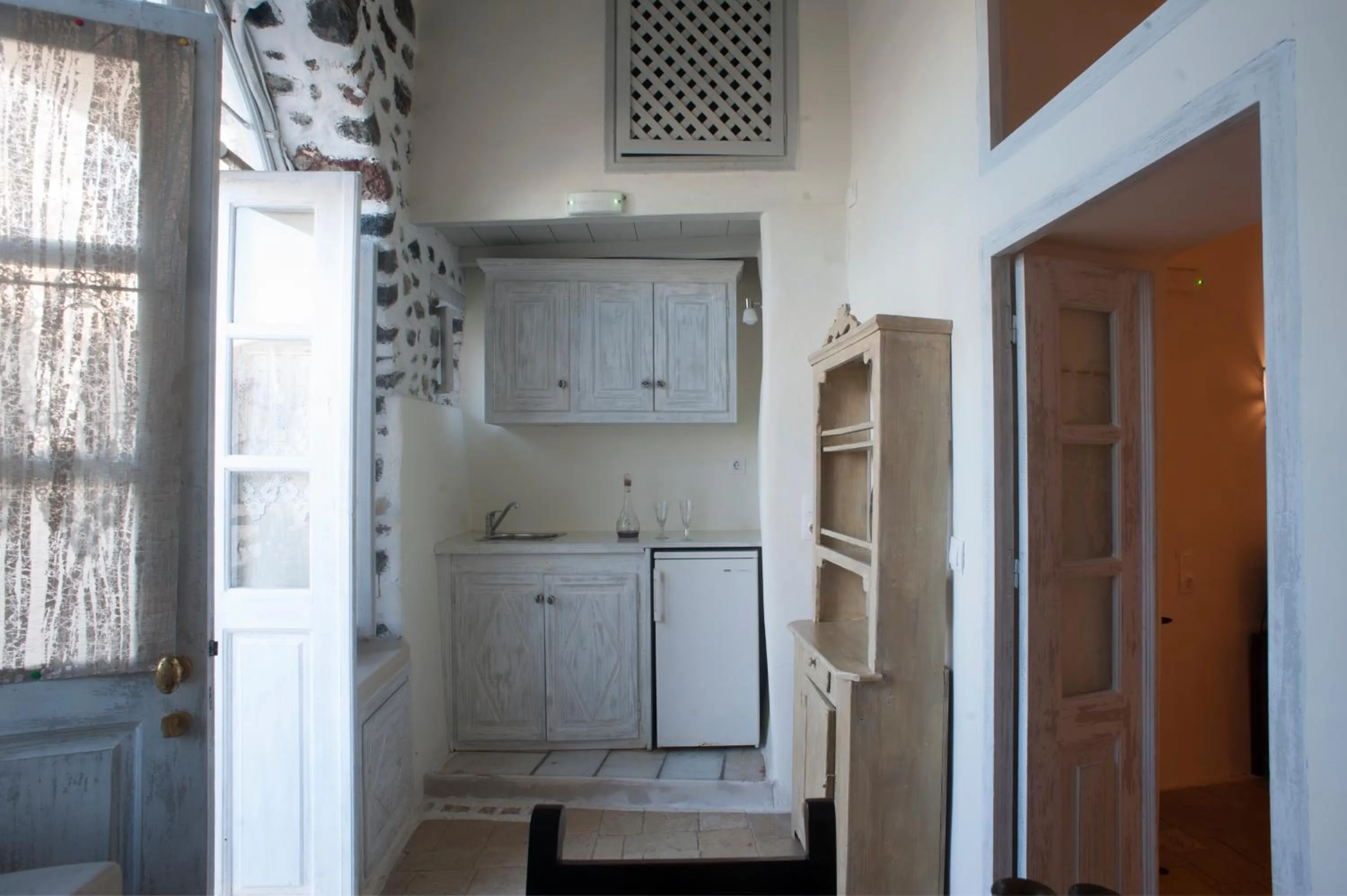 Kitchen or kitchenette in Heliophos Boutique Caves