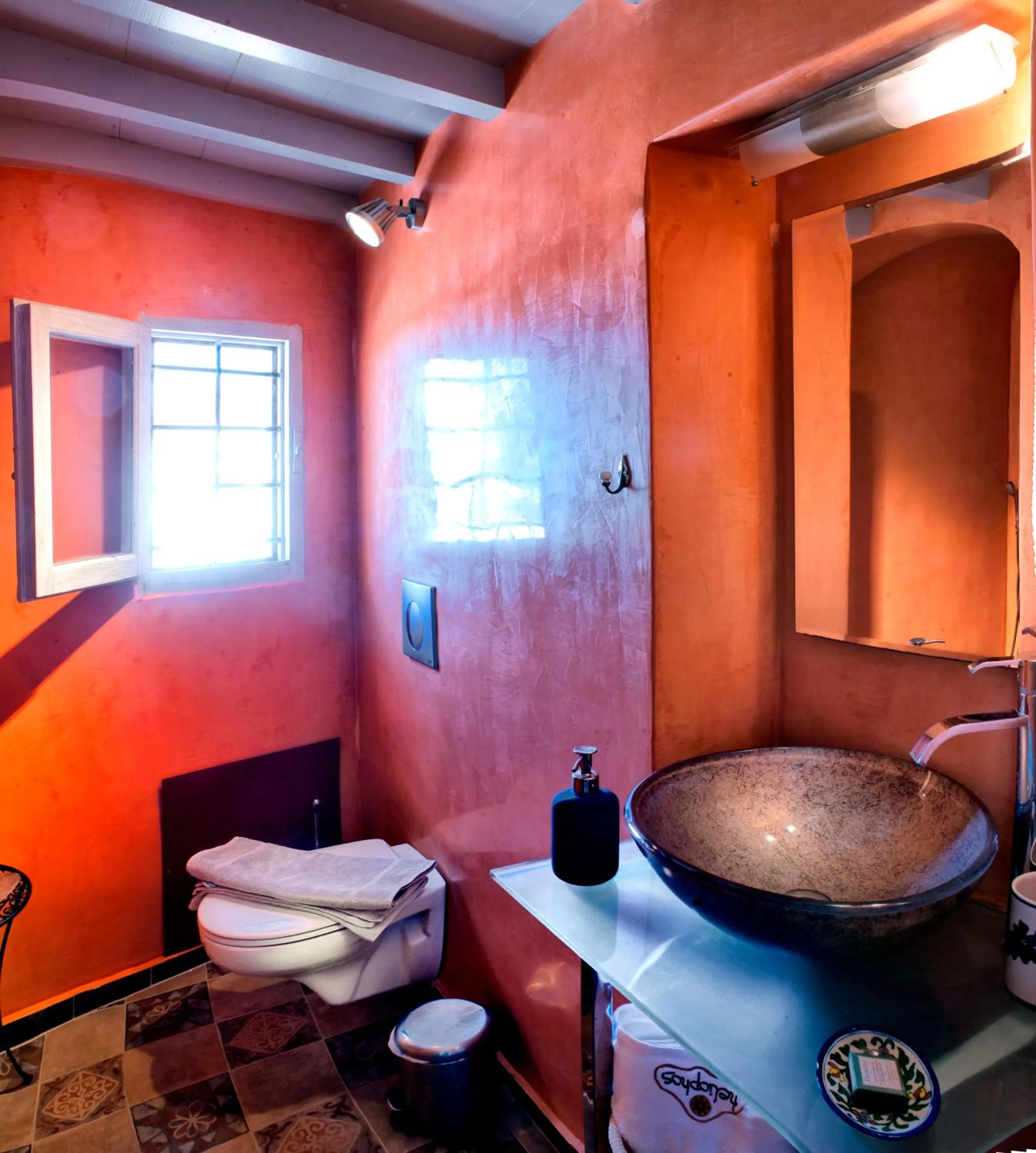 Bathroom in Heliophos Boutique Caves