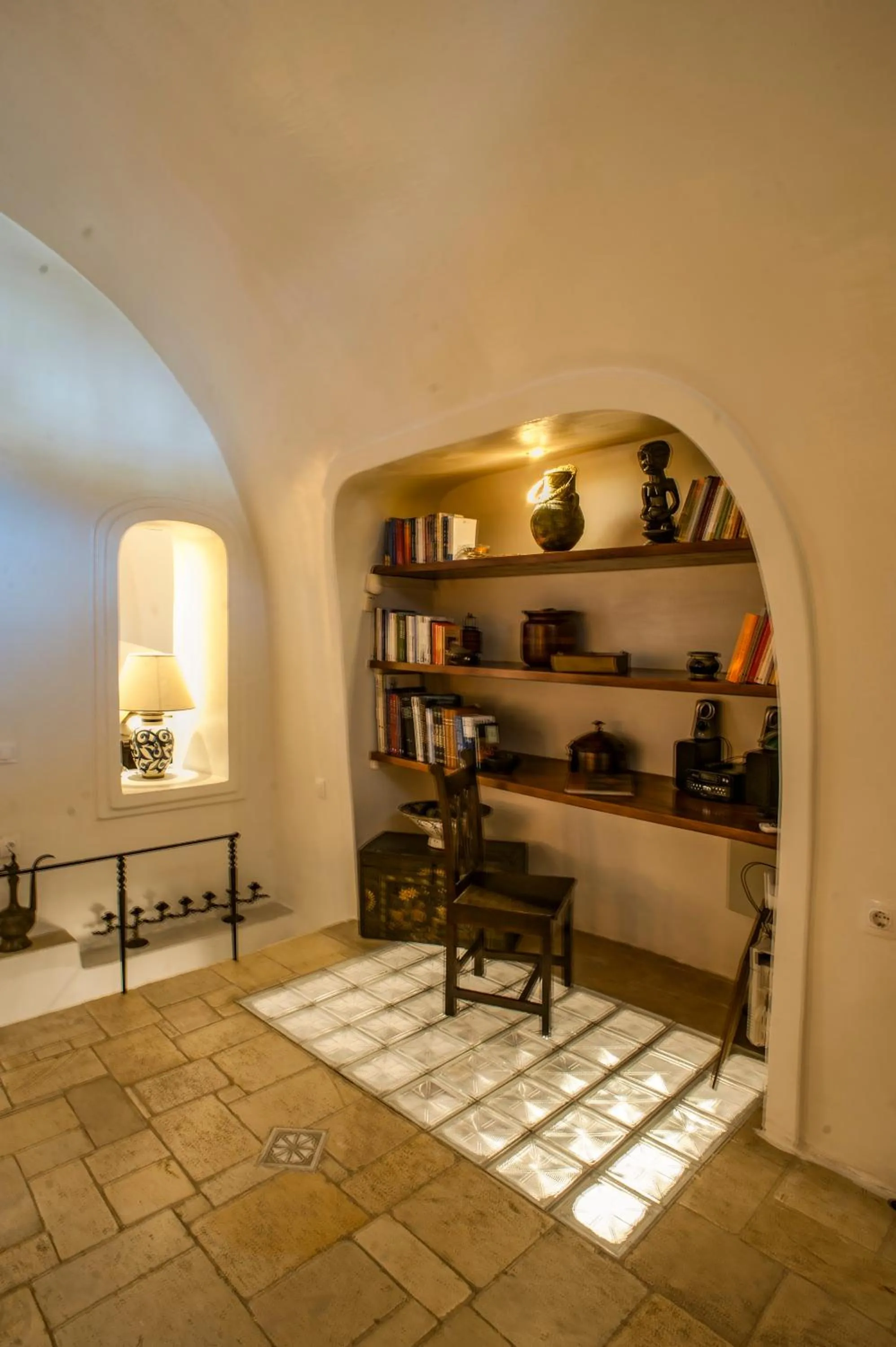 Library in Heliophos Boutique Caves