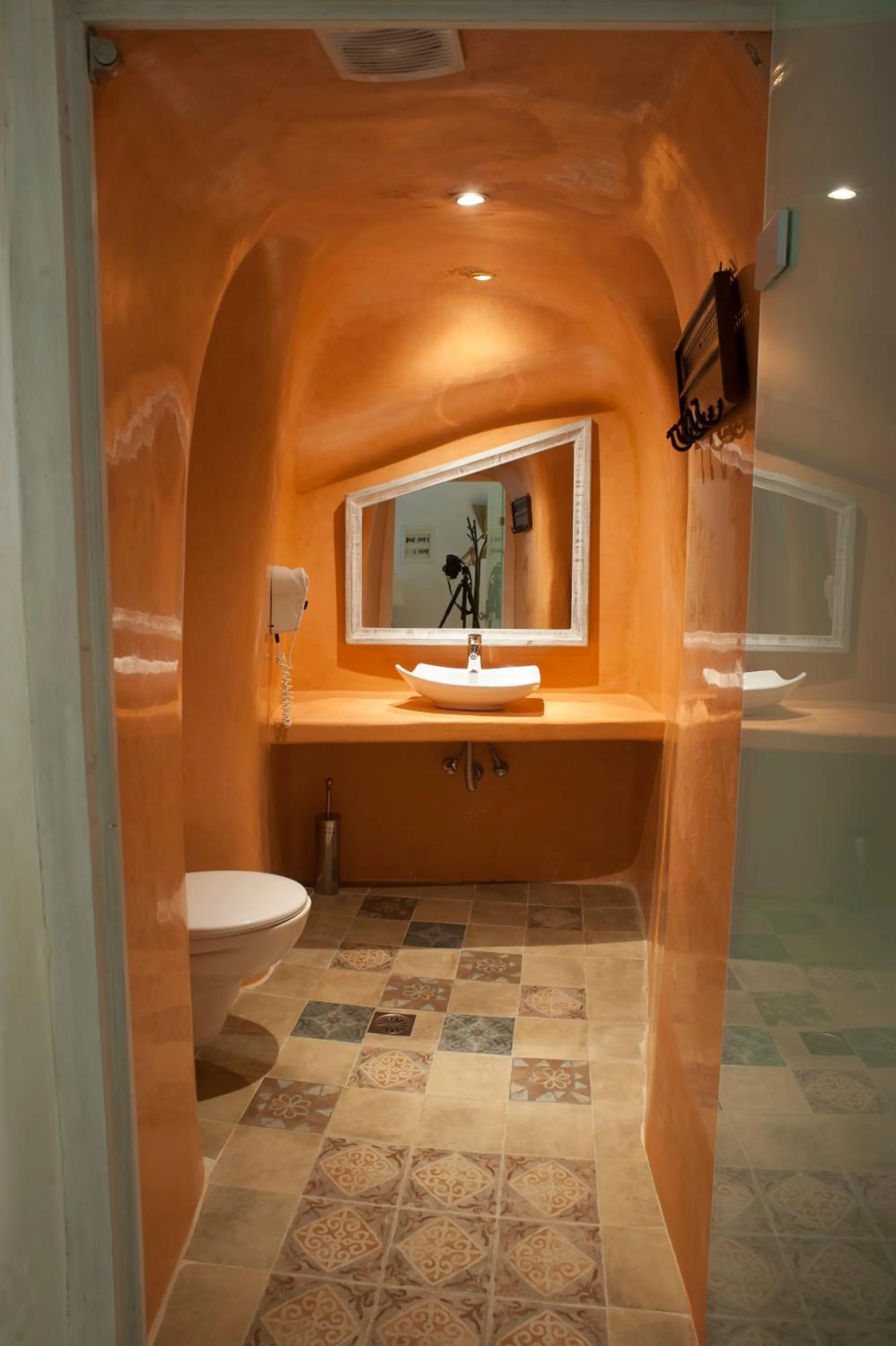 Bathroom in Heliophos Boutique Caves