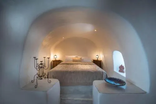 Bedroom, Bed in Heliophos Boutique Caves