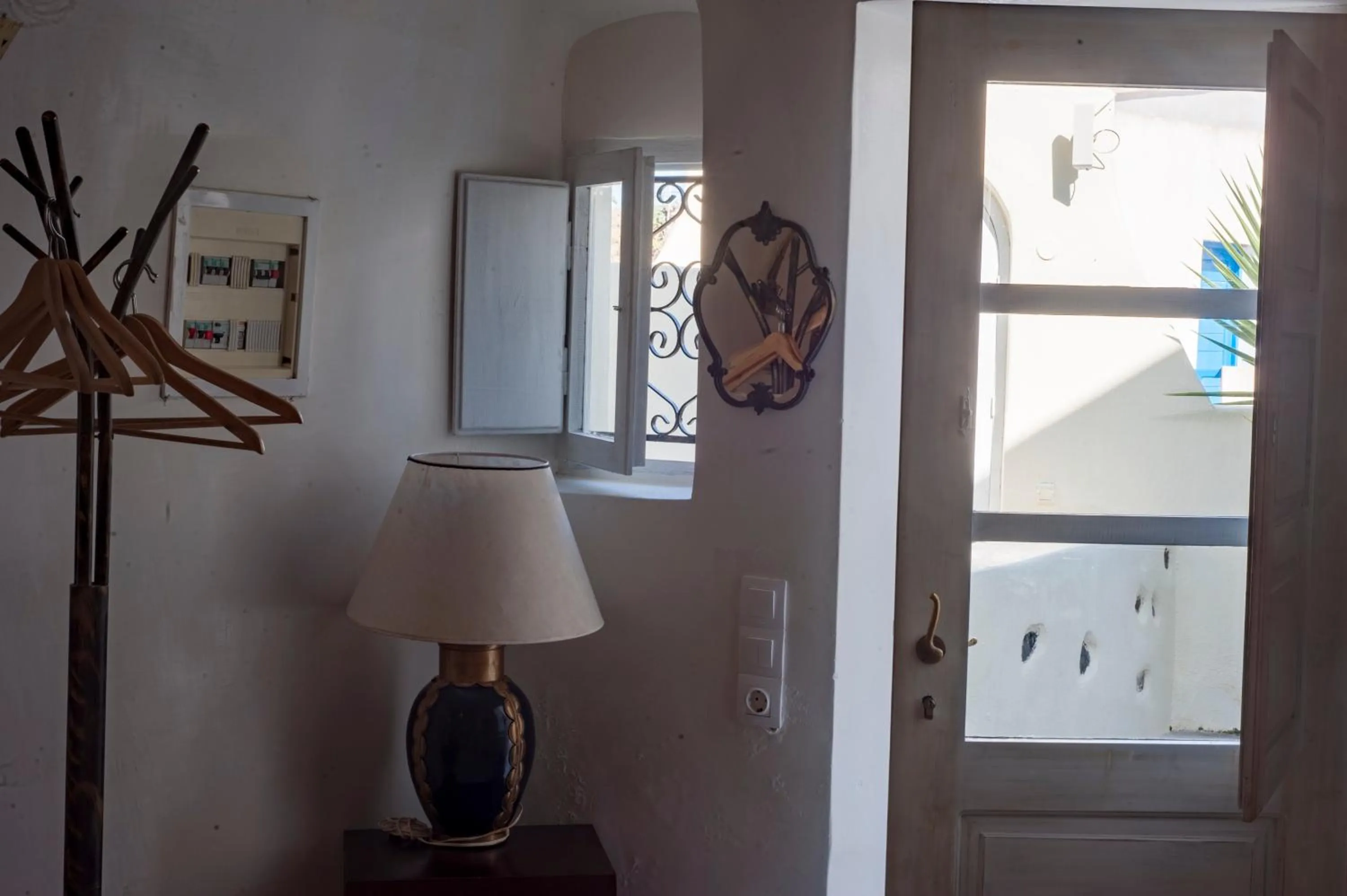 Decorative detail in Heliophos Boutique Caves