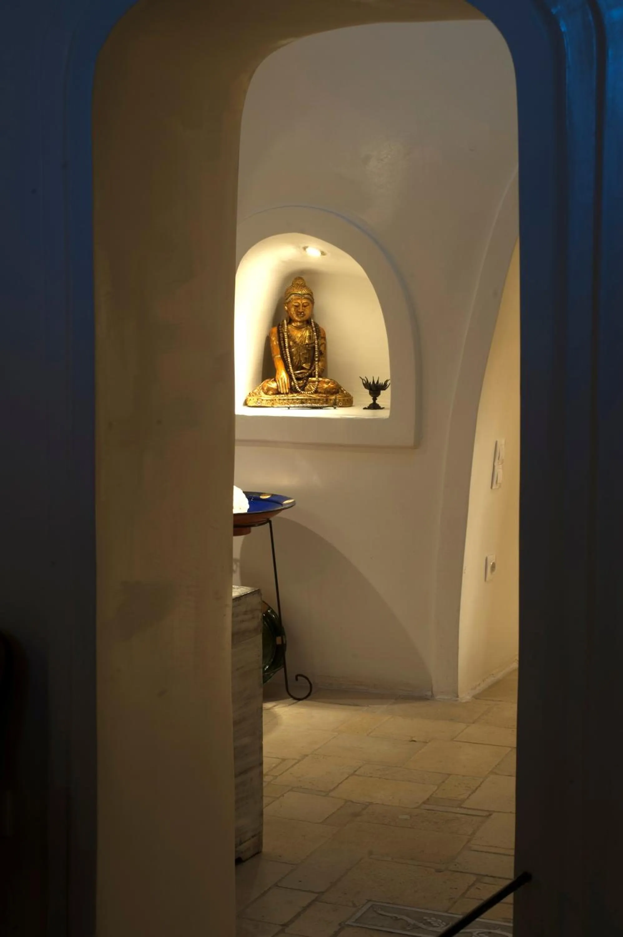 Decorative detail in Heliophos Boutique Caves