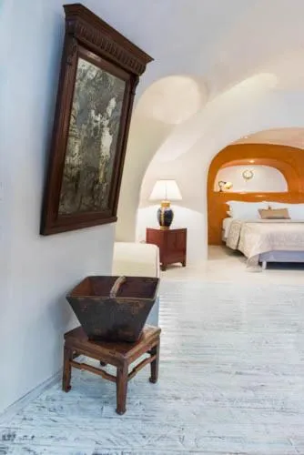 Decorative detail, Bed in Heliophos Boutique Caves