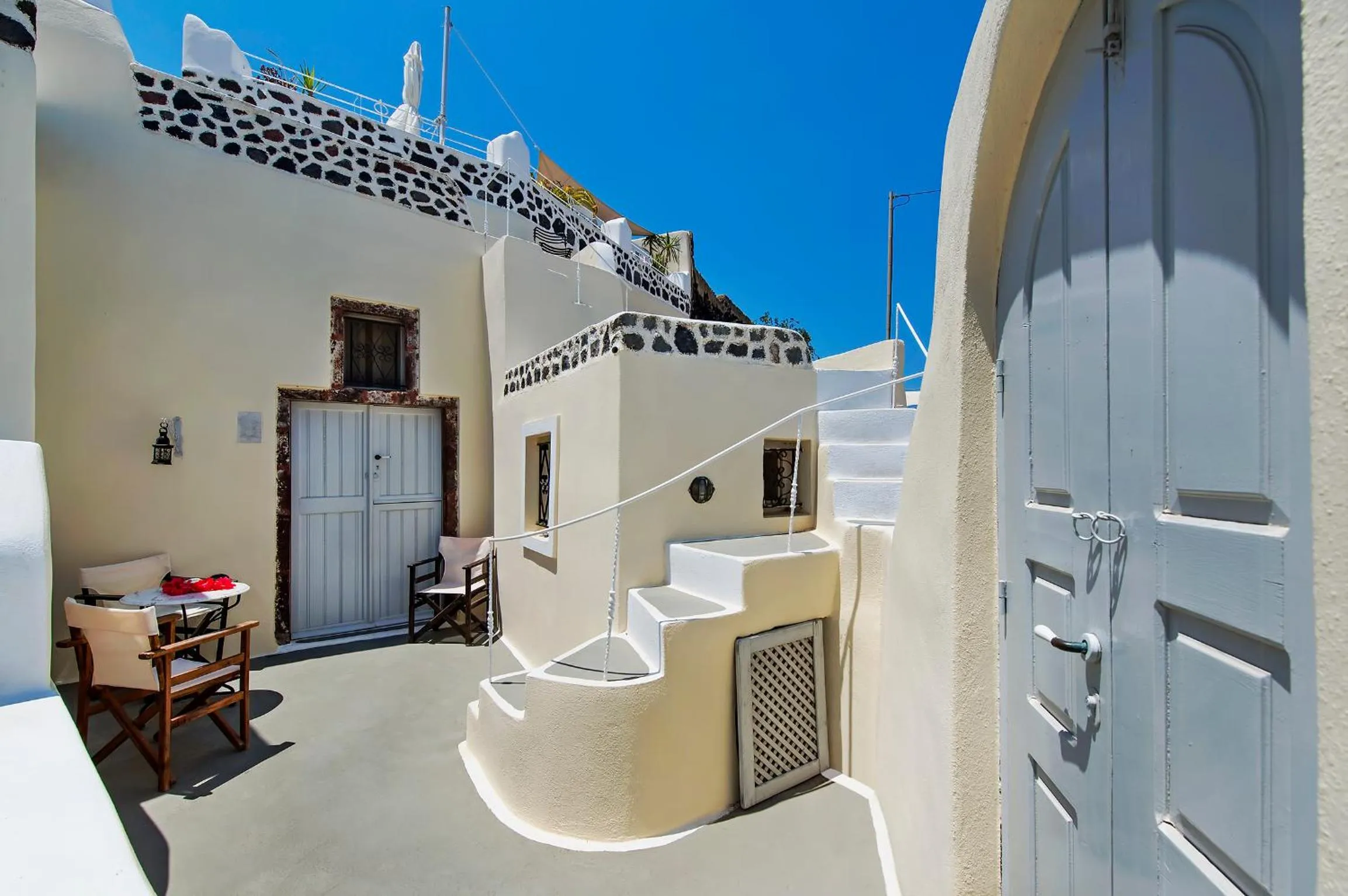 Facade/entrance in Heliophos Boutique Caves