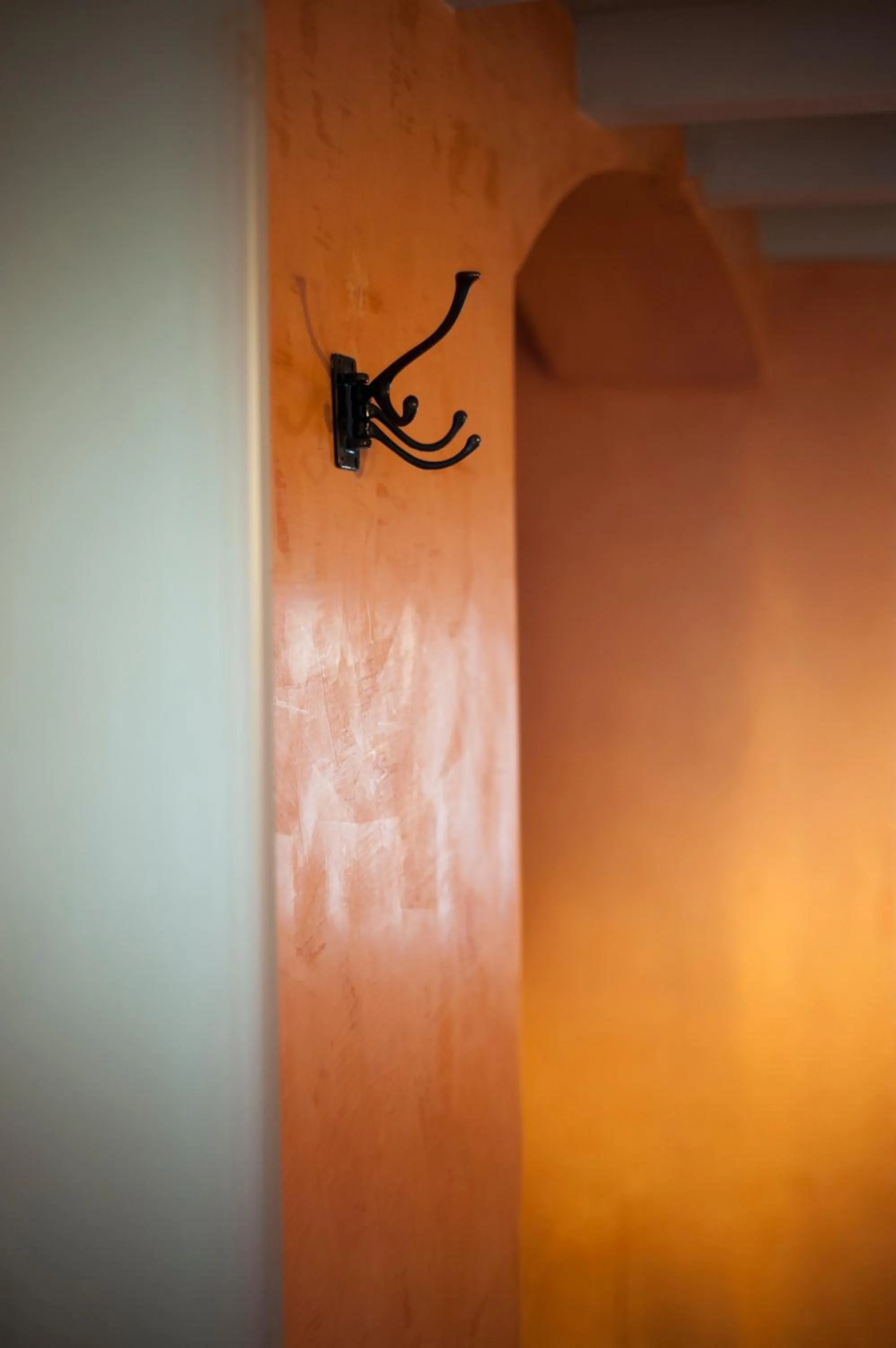 Decorative detail in Heliophos Boutique Caves