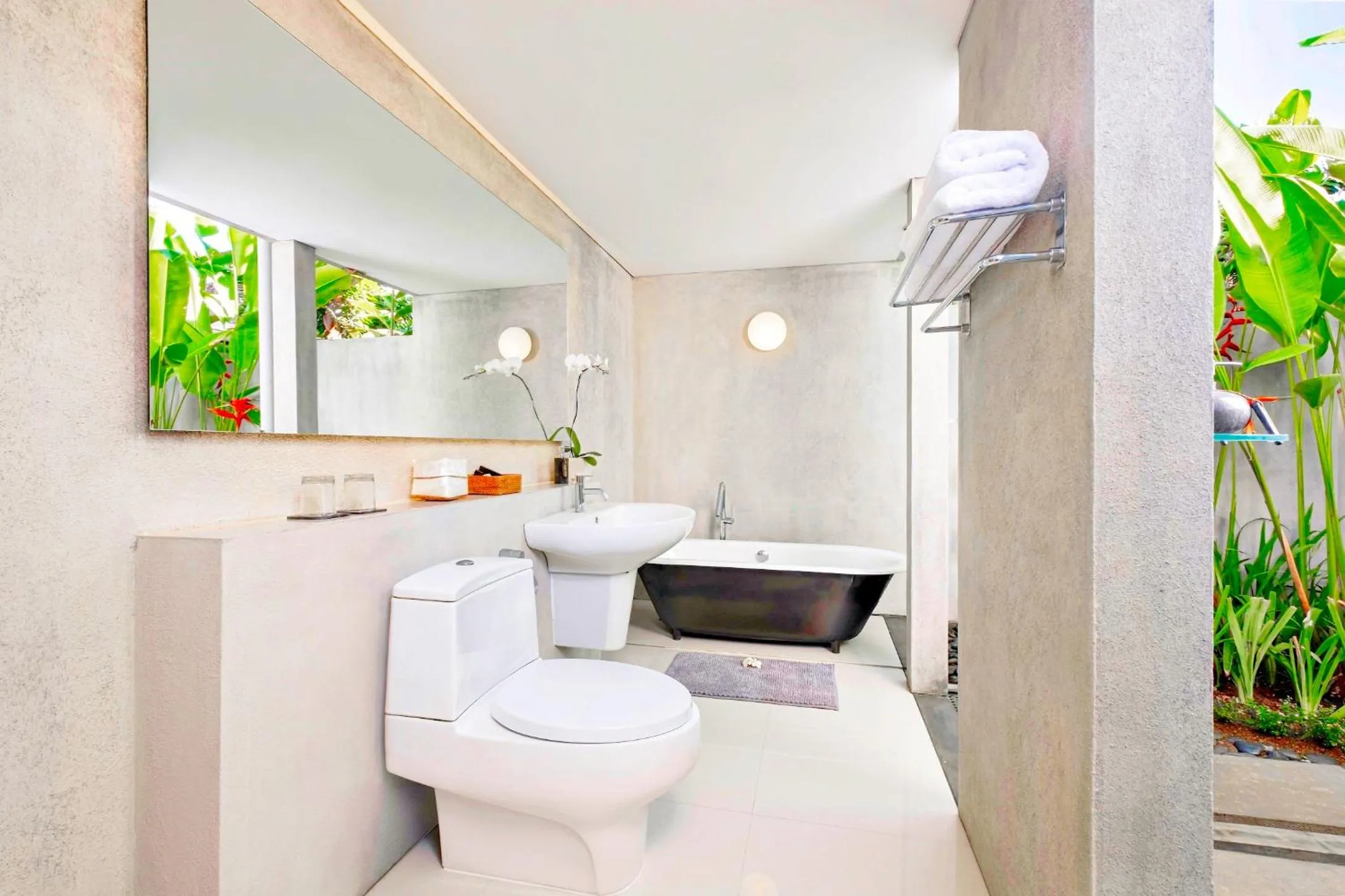 Bathroom in Mayaloka Villas Seminyak