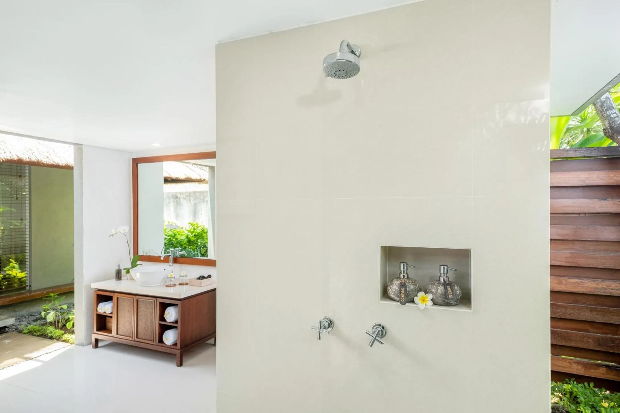 Shower in Mayaloka Villas Seminyak