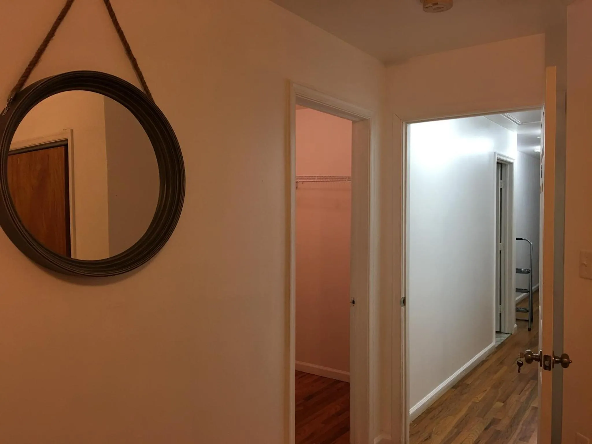 Deluxe Queen Suite in Mojoy Homesuites At Runyon