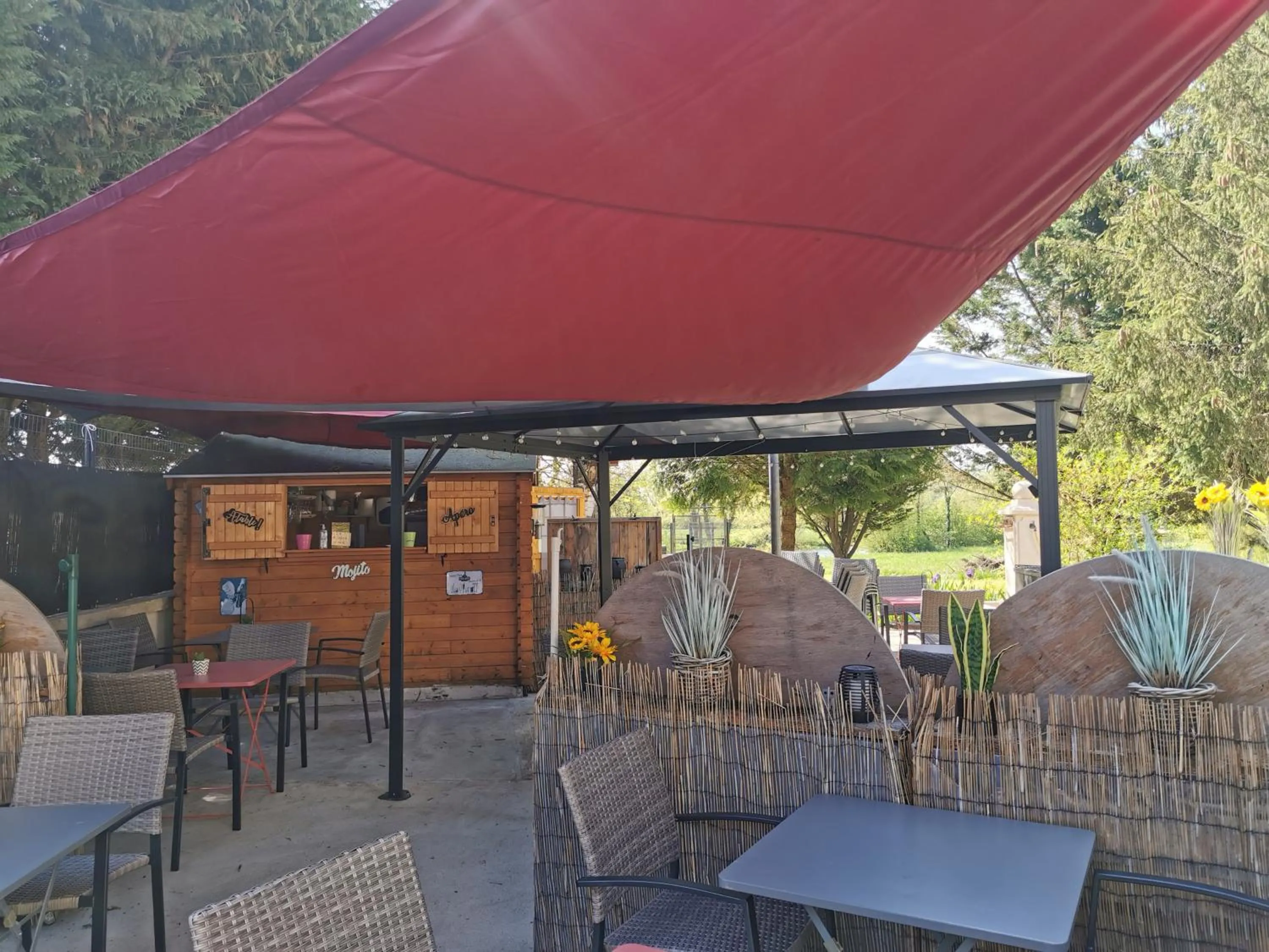 Patio in La Table Des Bons Peres