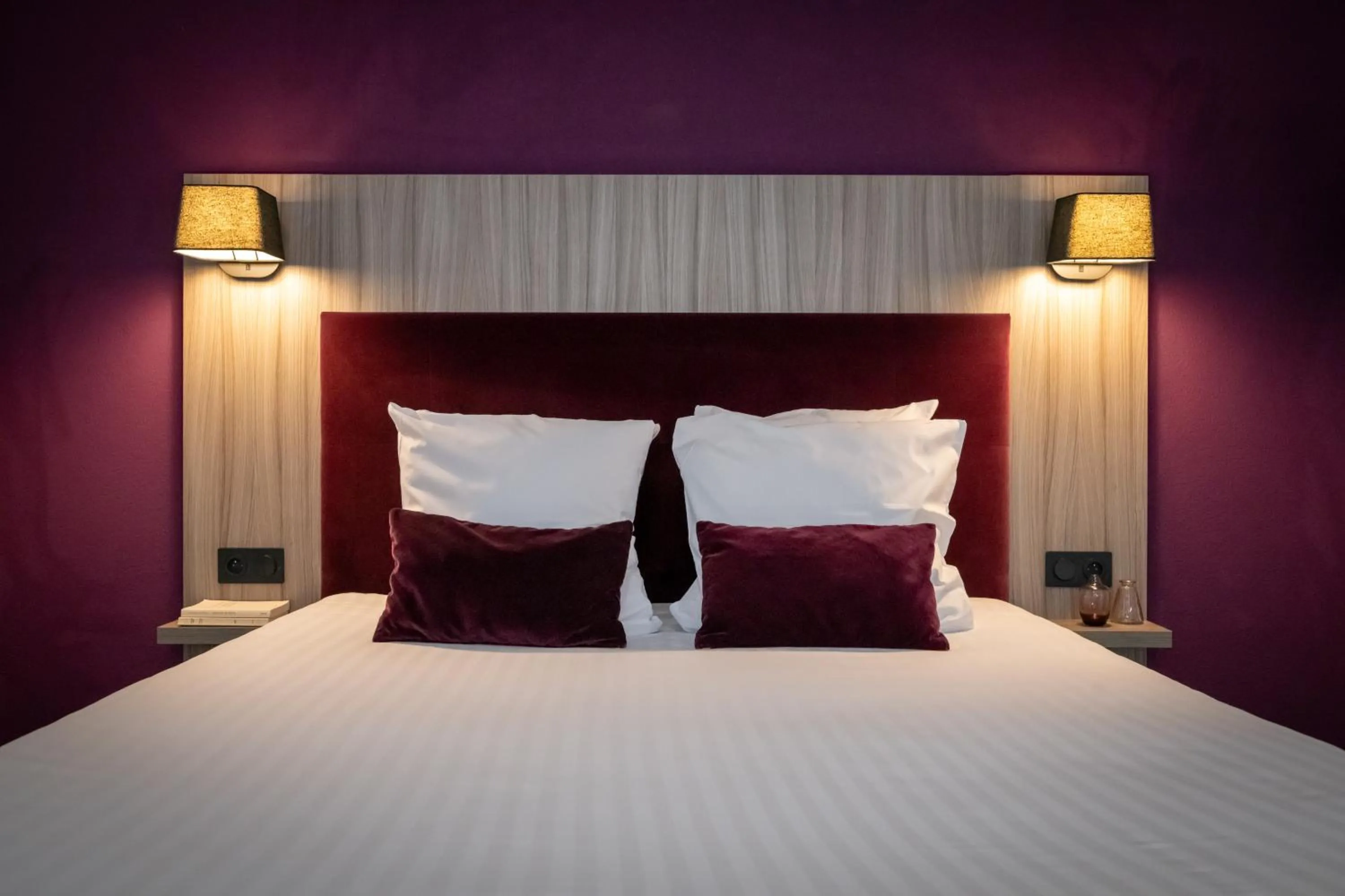 Bedroom, Bed in Nemea Appart Hotel Stadium Bordeaux aéroport