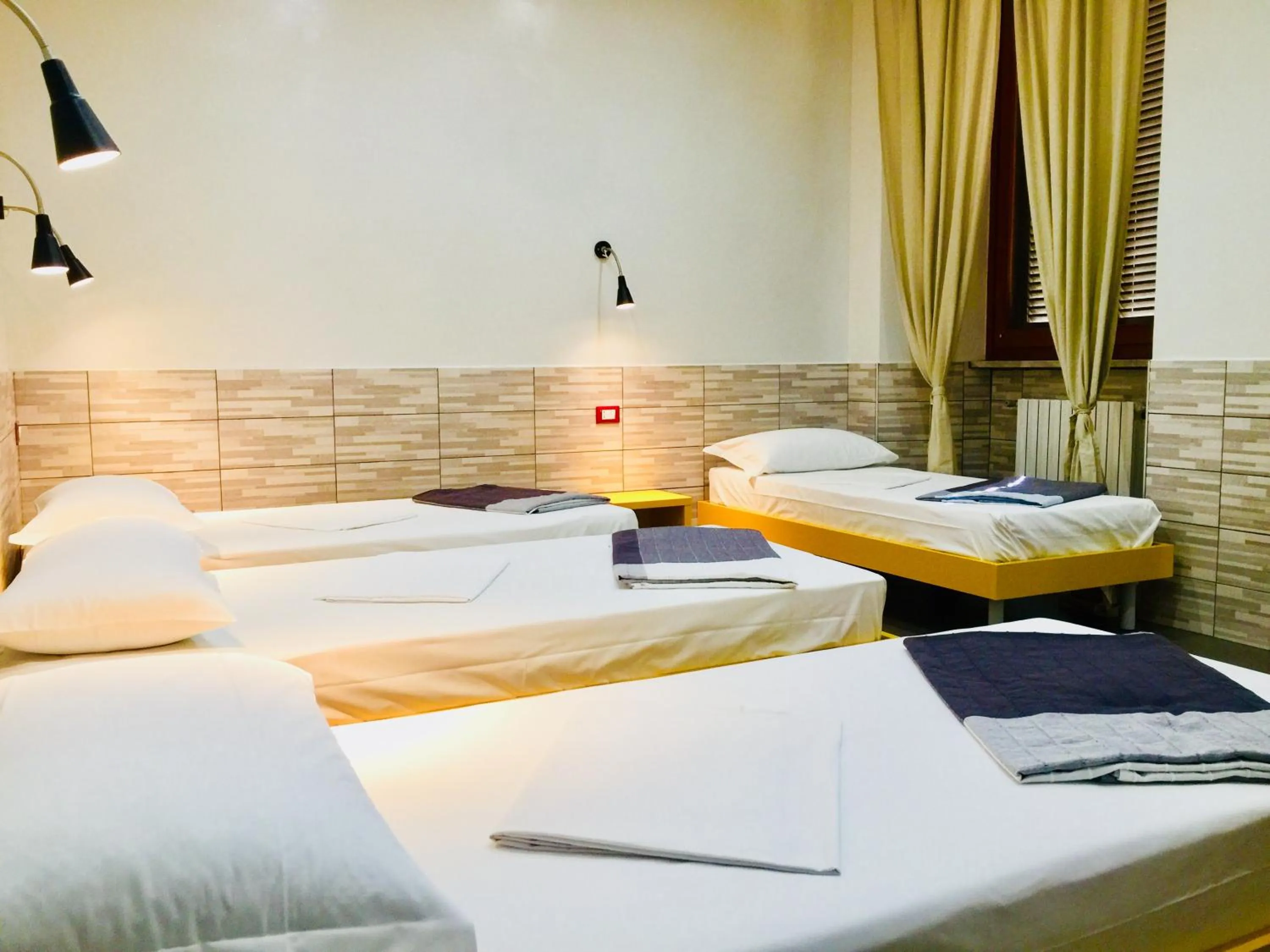 Bedroom, Bed in Legends