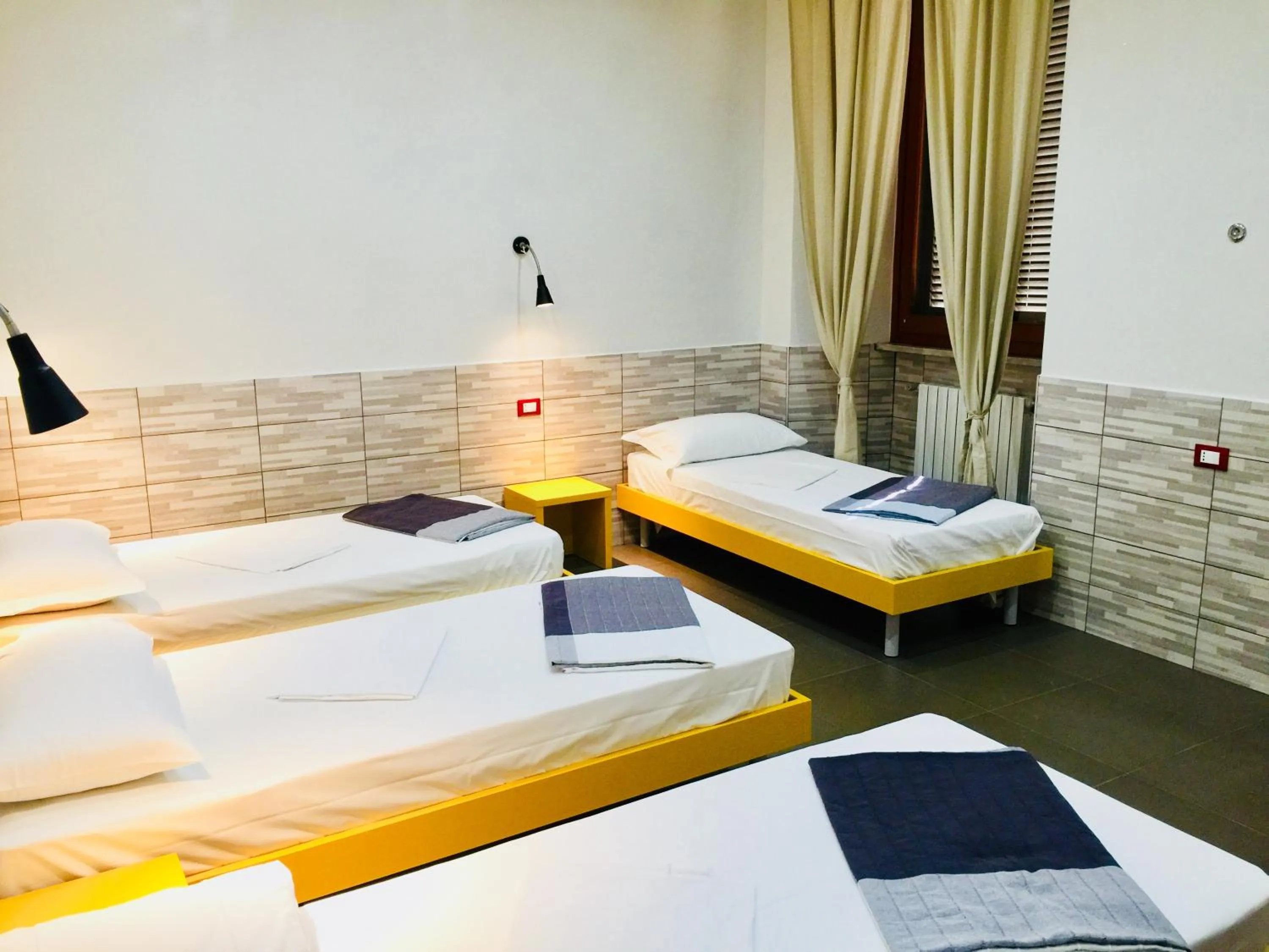 Bedroom, Bed in Legends