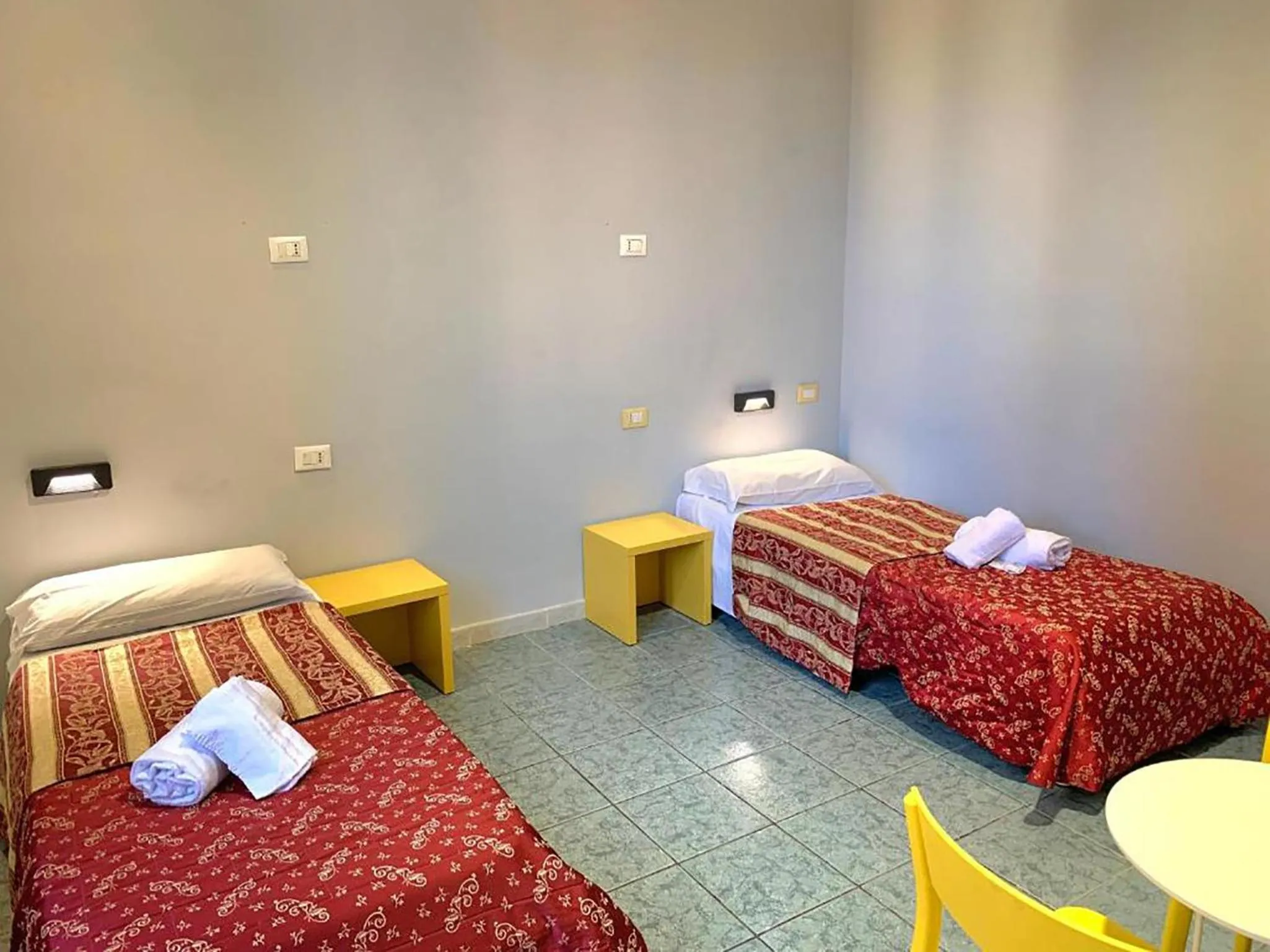 Bedroom, Bed in Legends