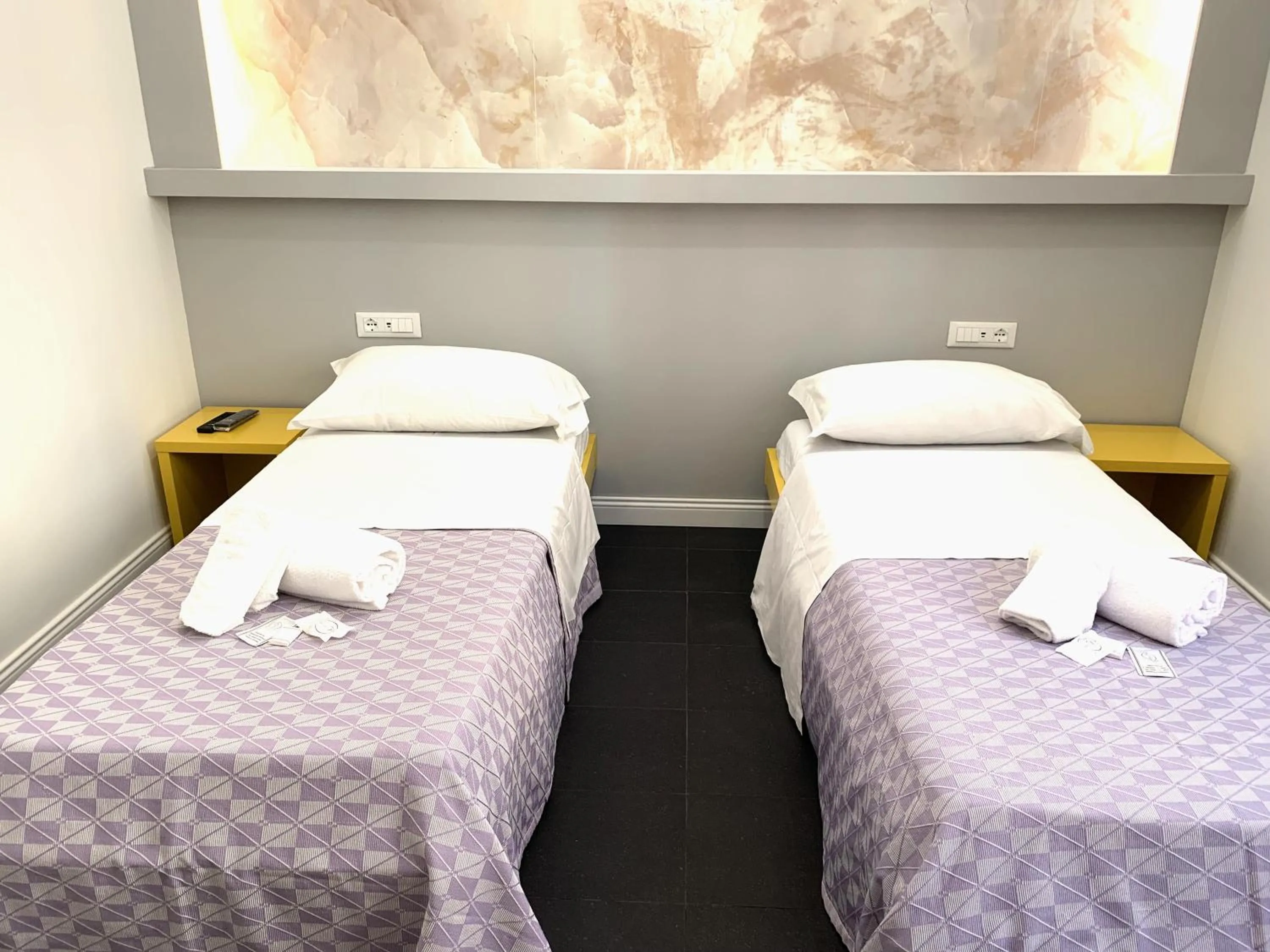 Bedroom, Bed in Legends