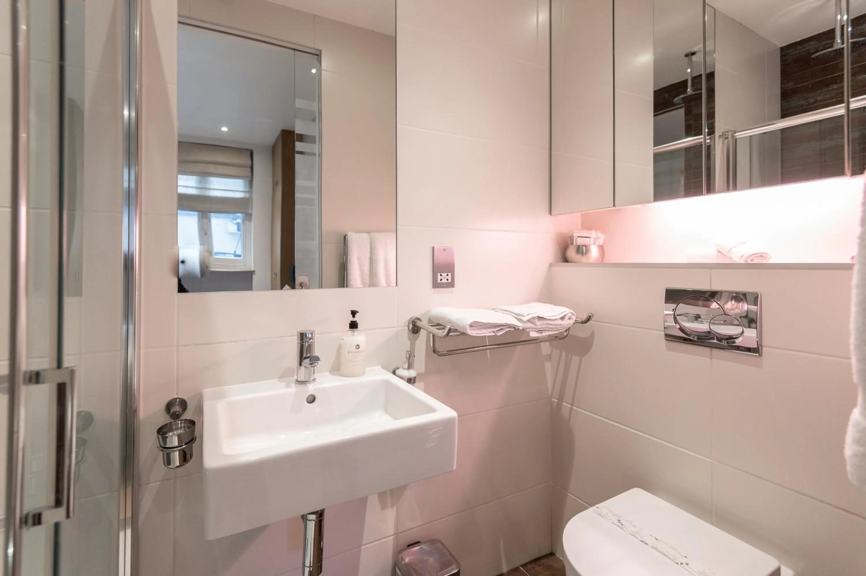 Toilet in Space ApartHotel