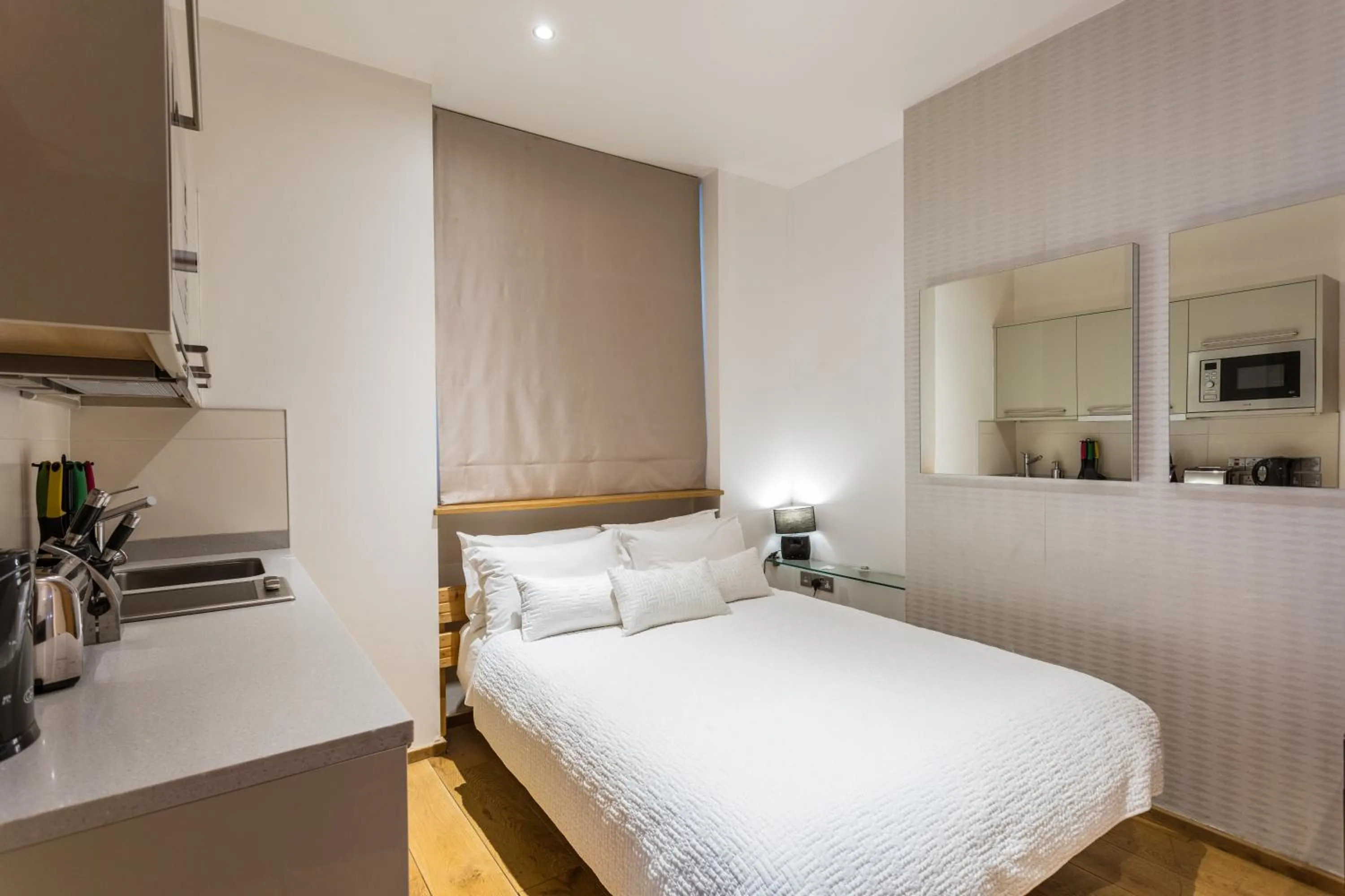 Bed in Space ApartHotel