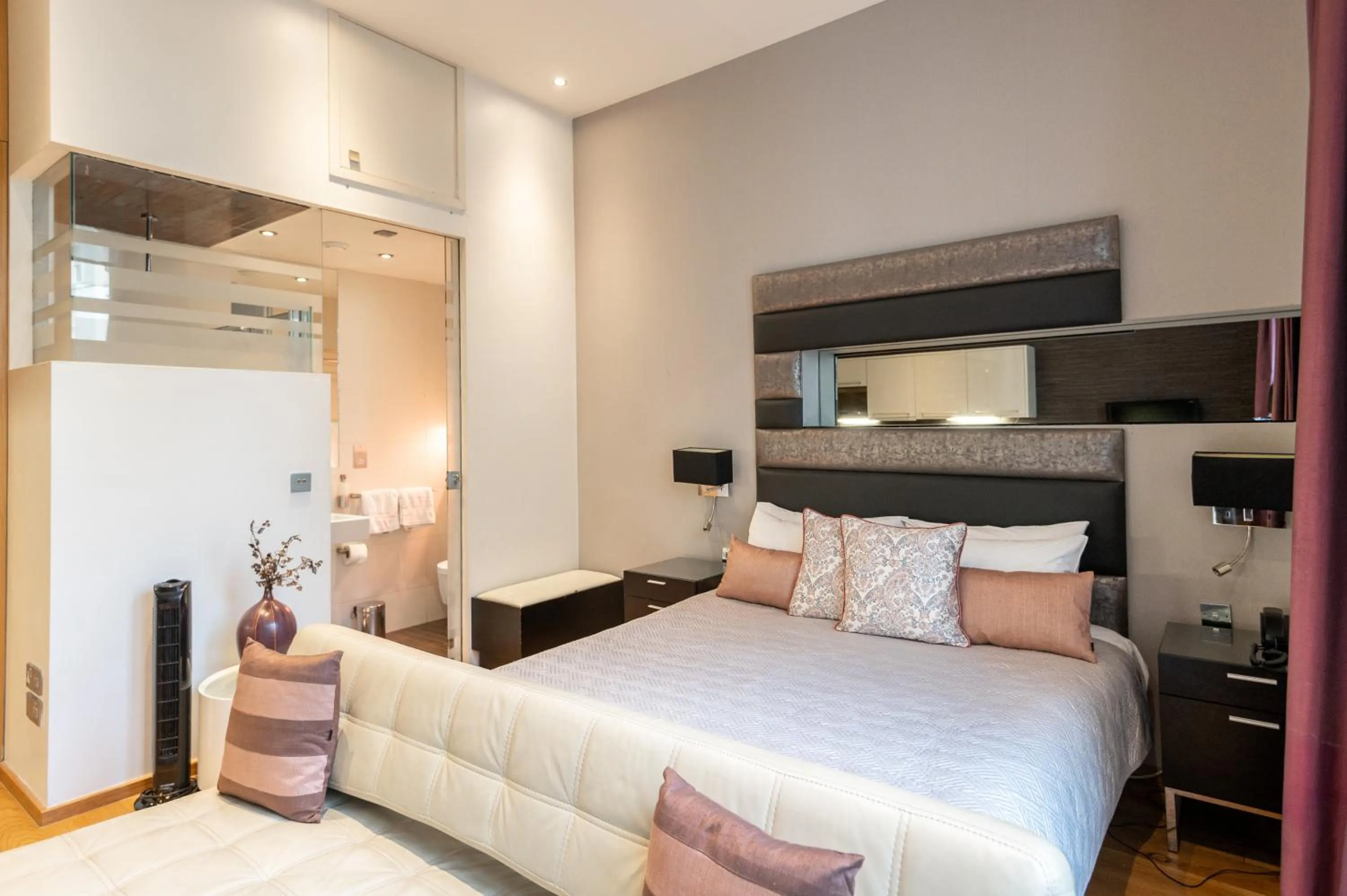 Bed in Space ApartHotel