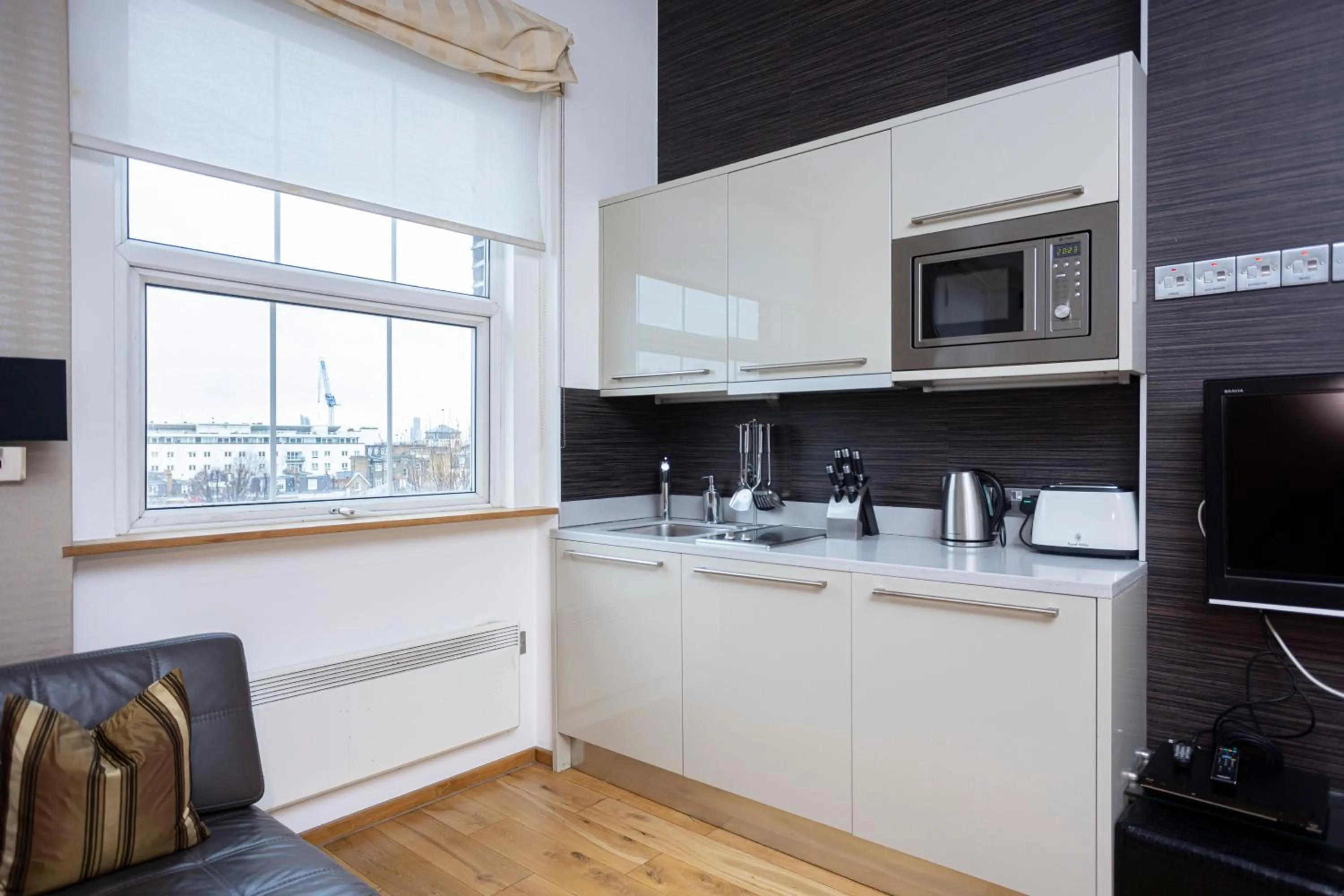 Kitchen or kitchenette in Space ApartHotel