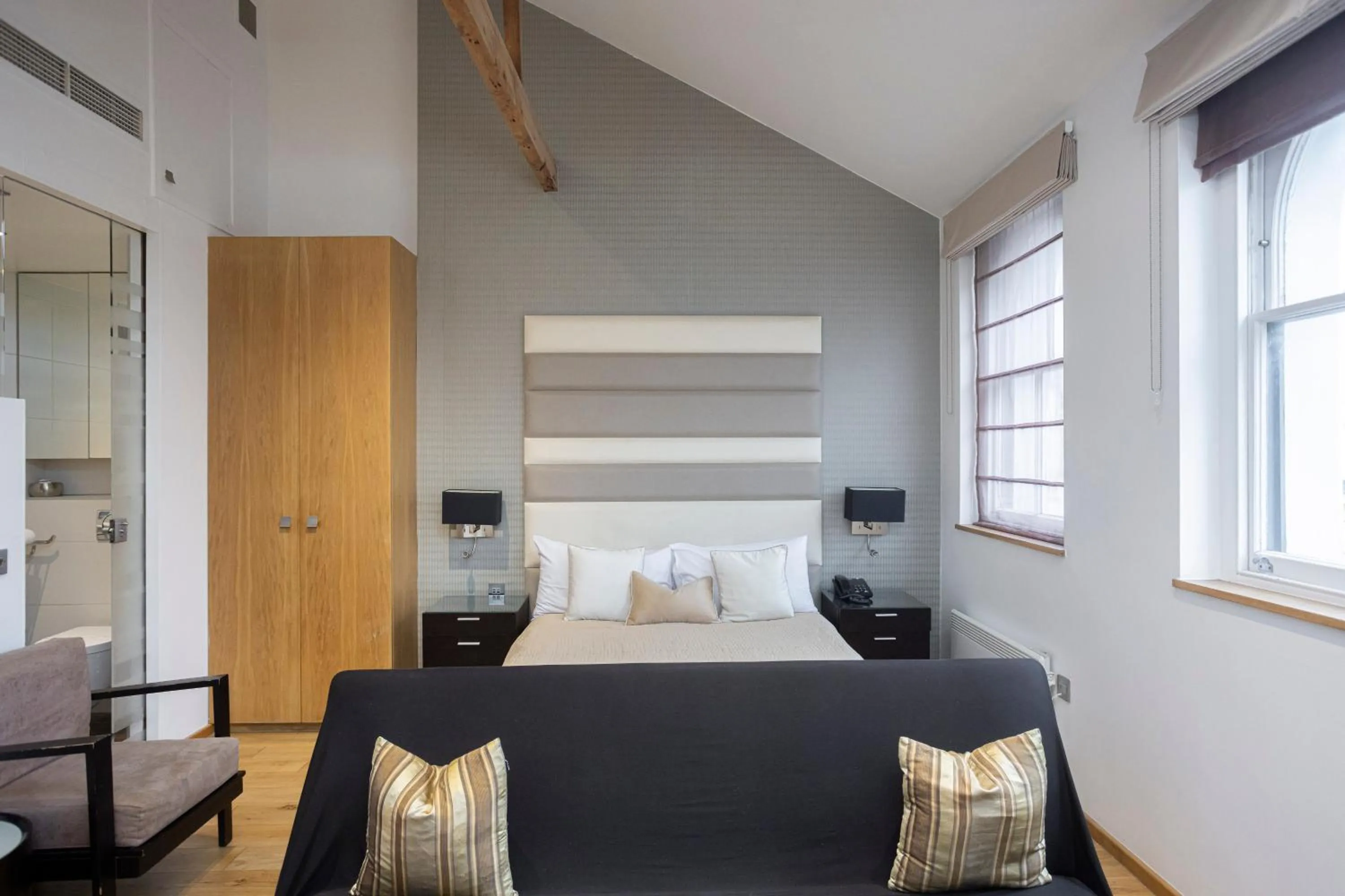 Bed in Space ApartHotel