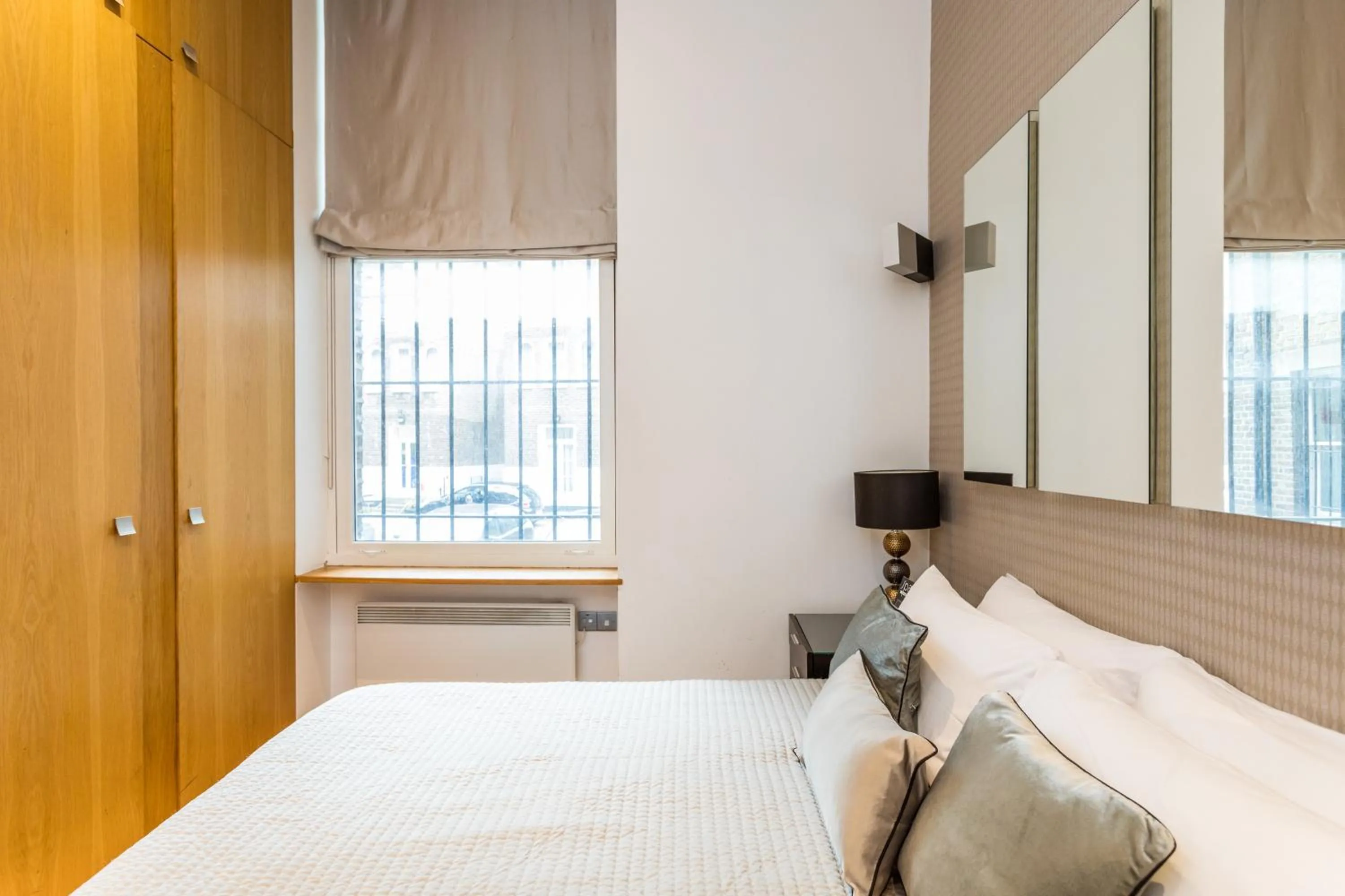 Bed in Space ApartHotel