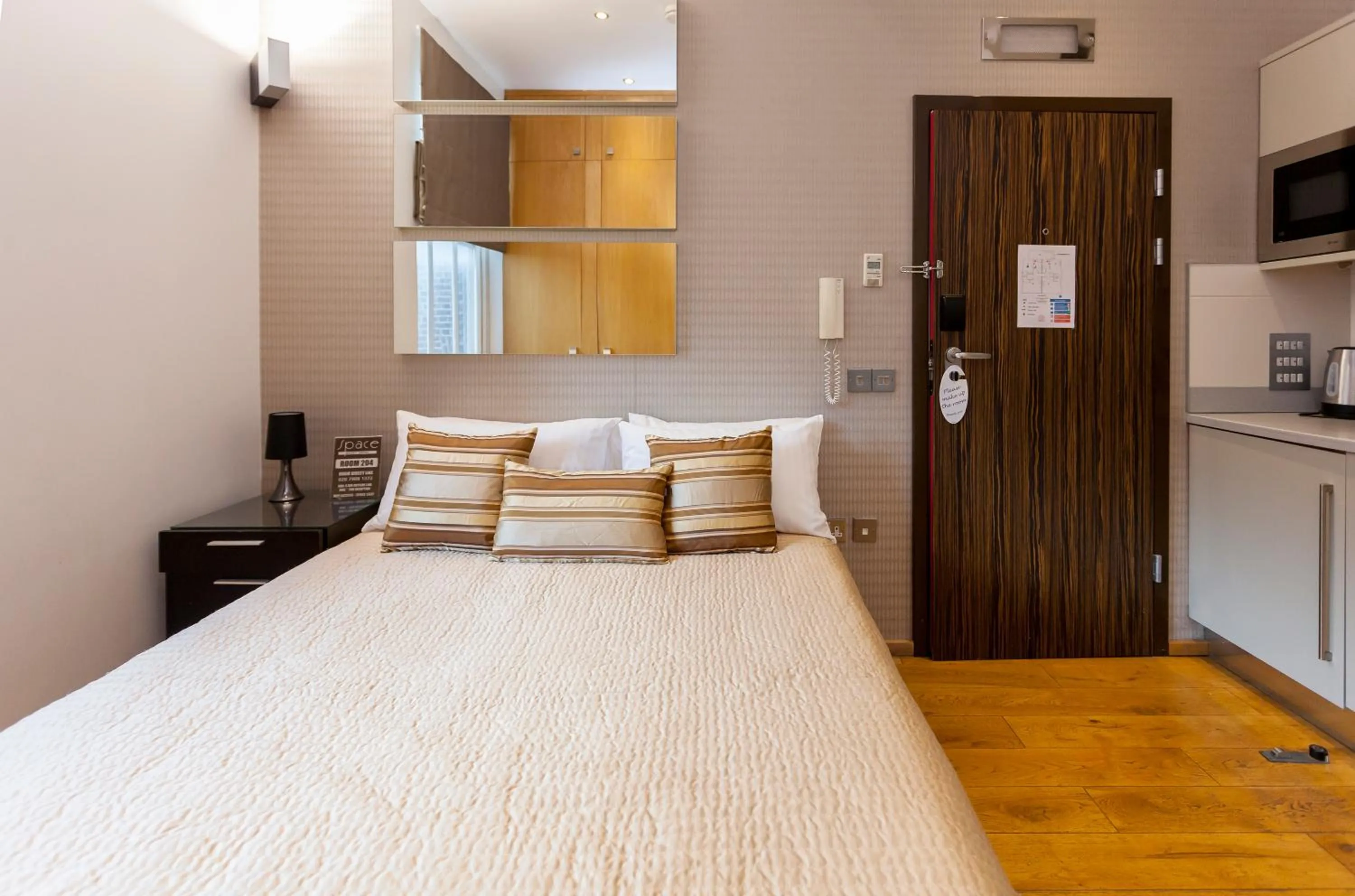 Bed in Space ApartHotel