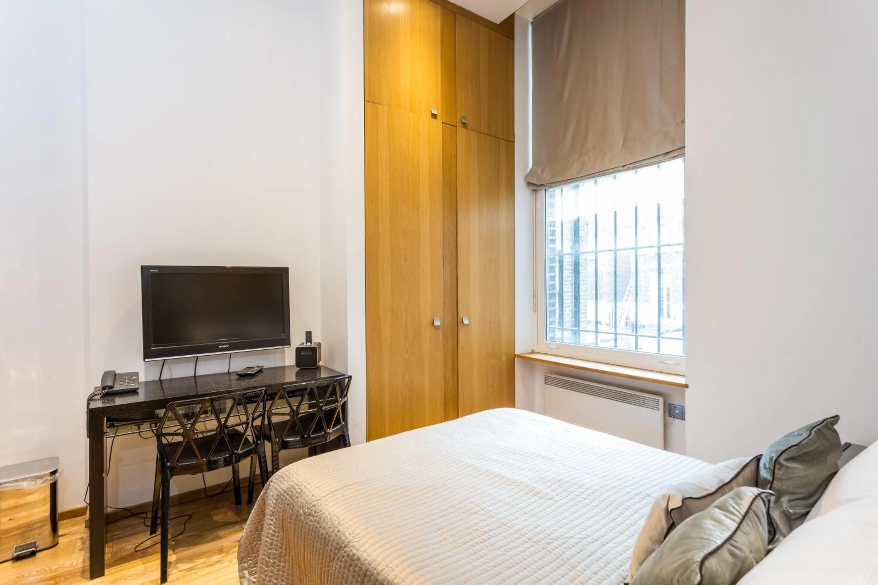 Bed in Space ApartHotel