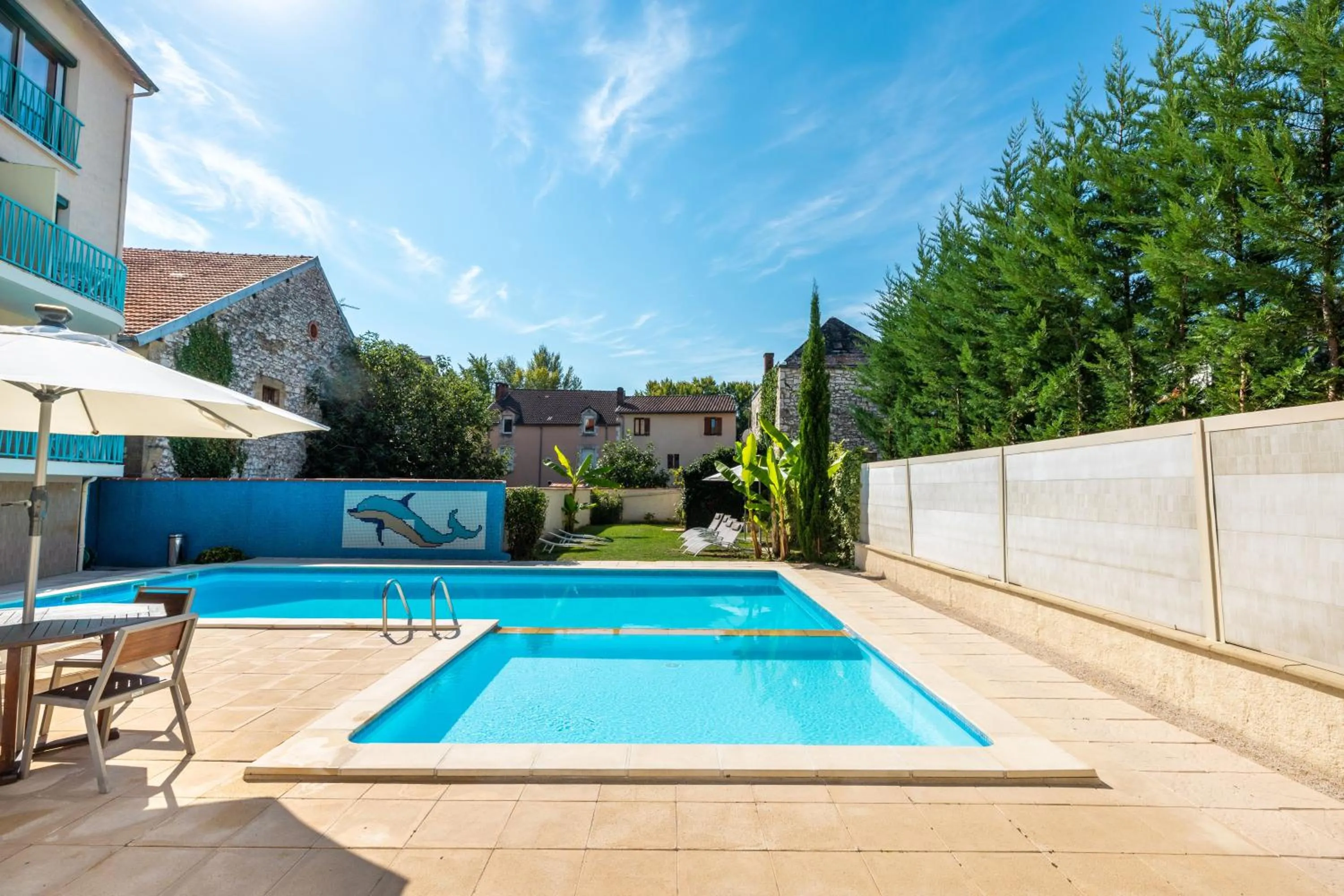 Swimming pool in Le Quercy