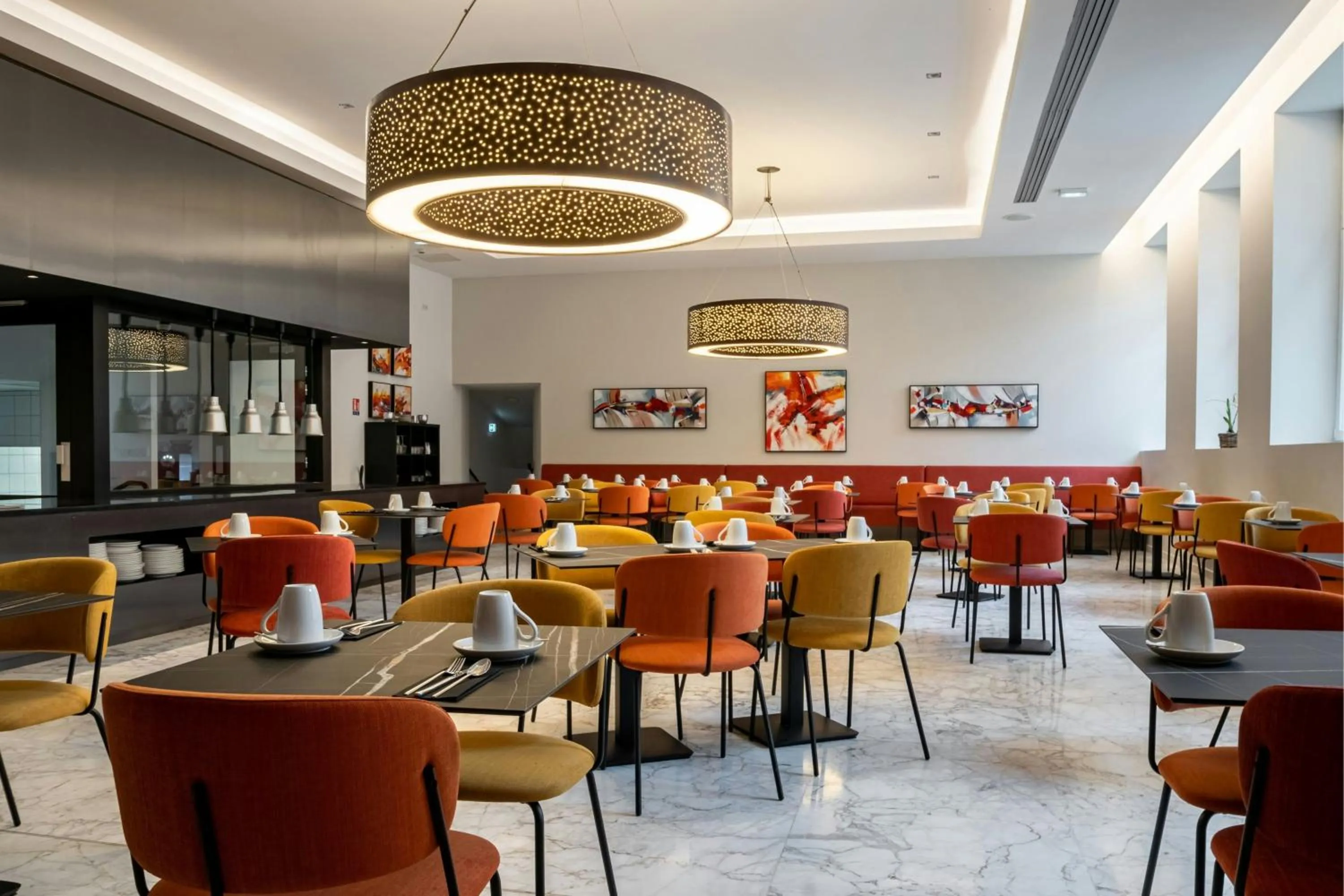 Breakfast in Hôtel de Bourgtheroulde, Autograph Collection