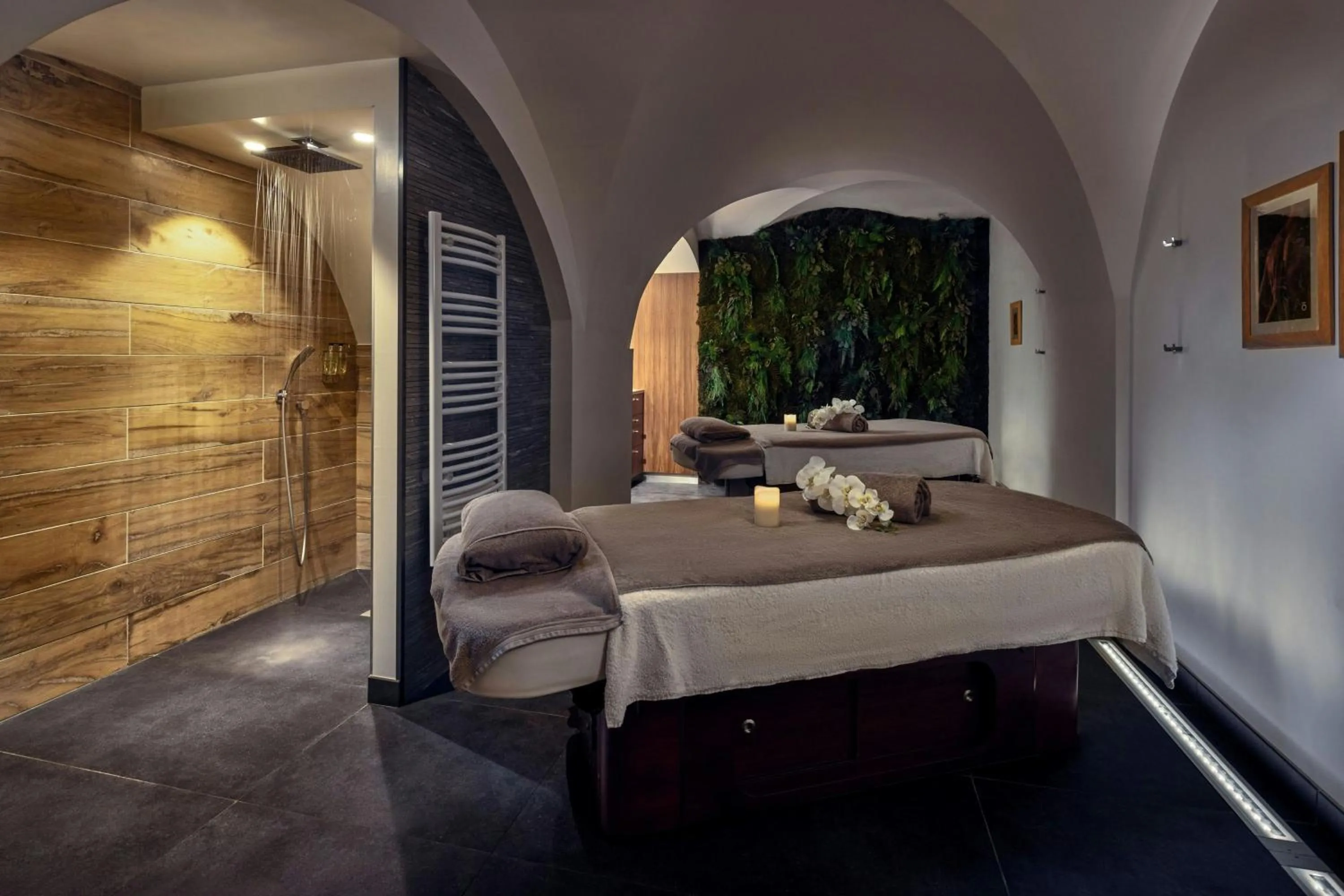 Spa and wellness centre/facilities in Hôtel de Bourgtheroulde, Autograph Collection
