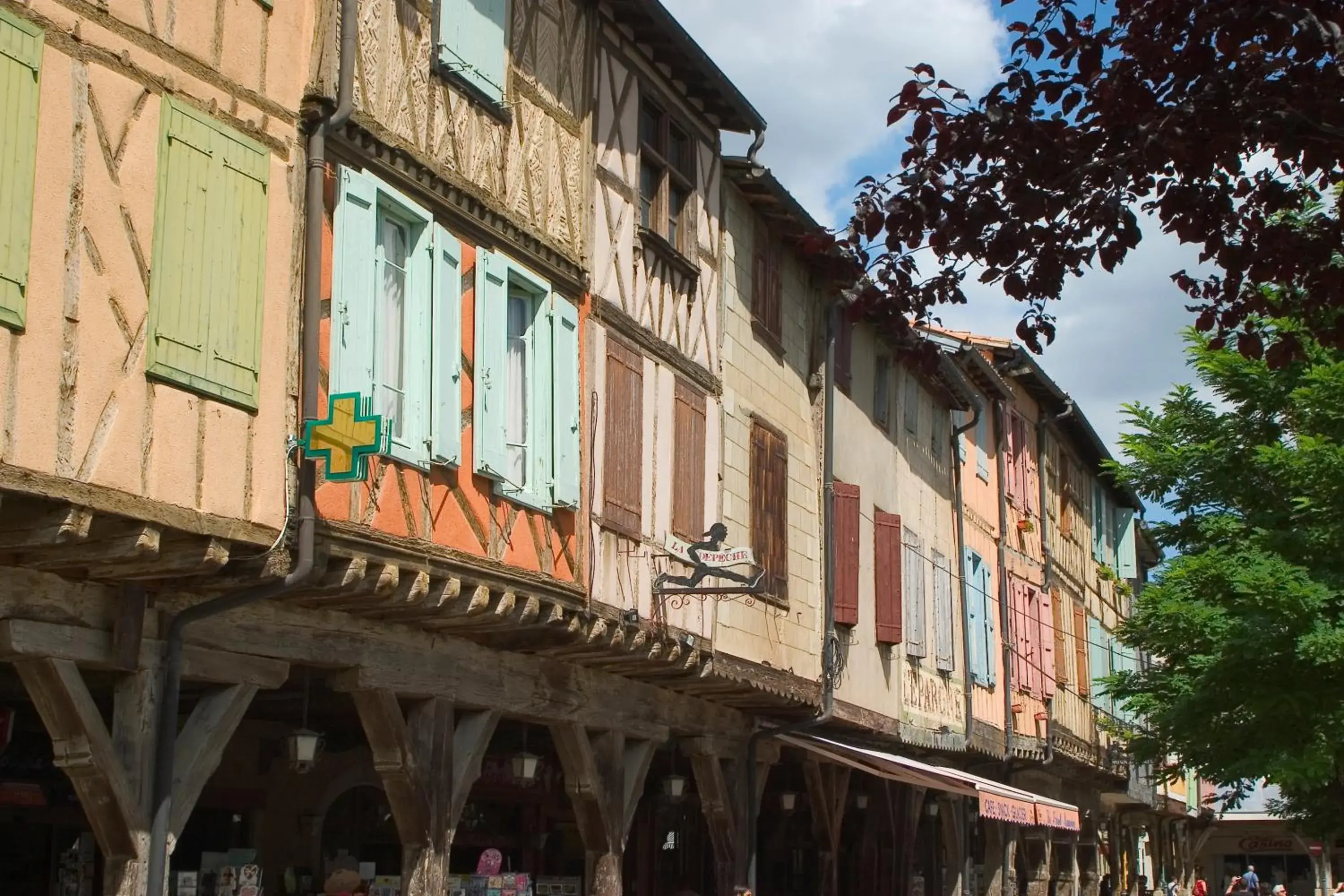 Property building in Hôtel Le Commerce Property building in Hôtel Le Commerce