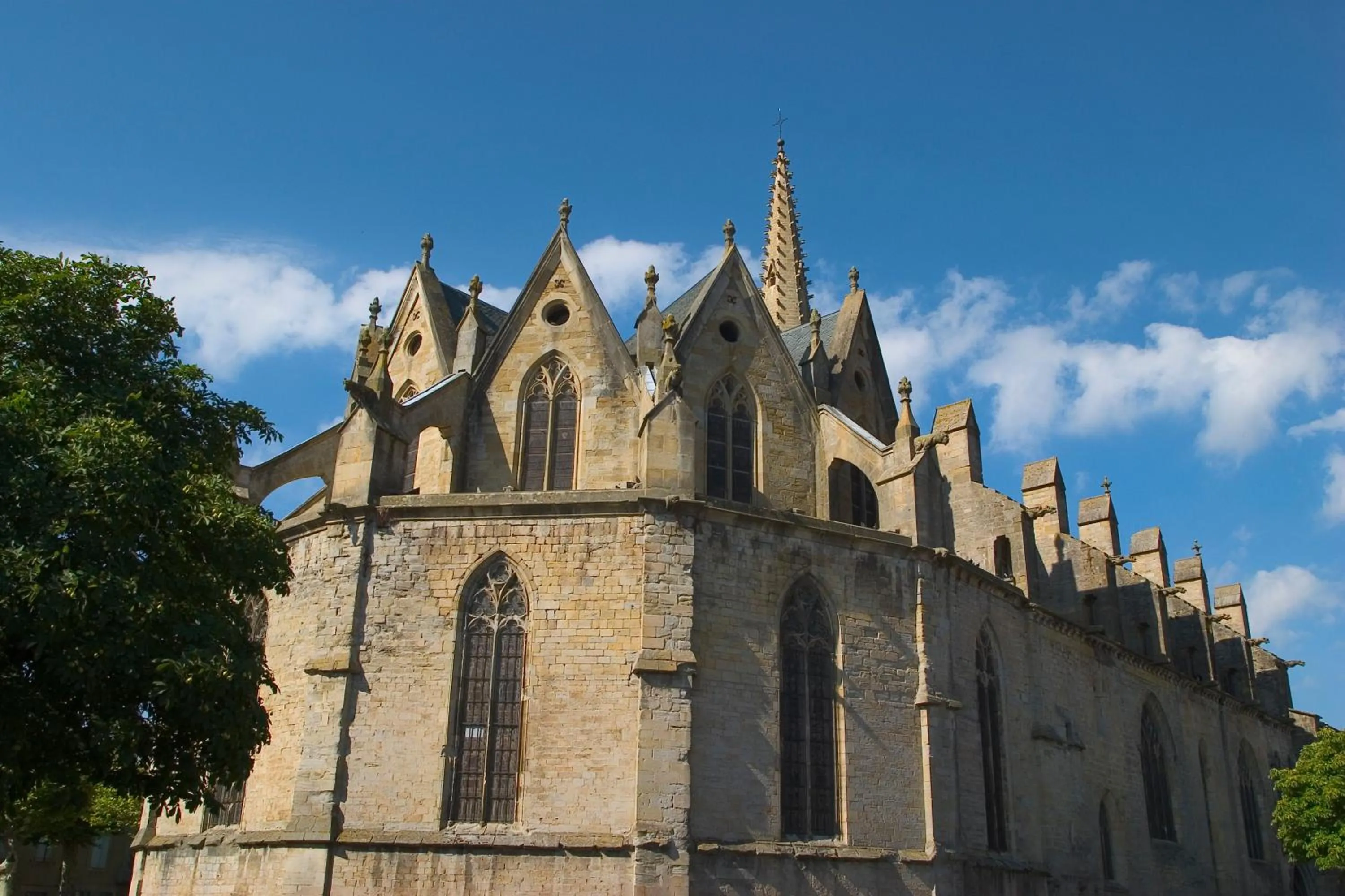 Nearby landmark in Hôtel Le Commerce