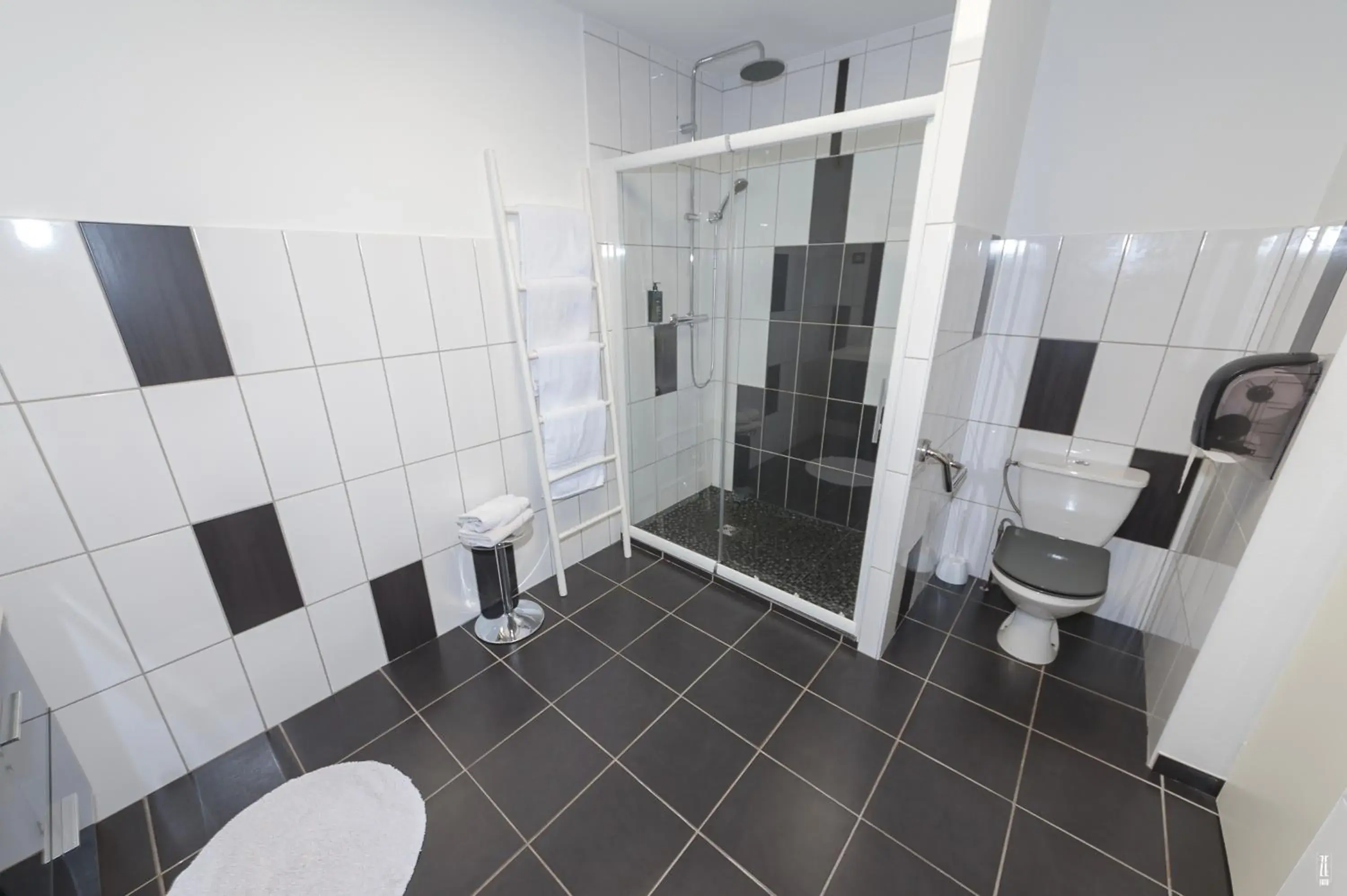 Quadruple Room in Relais Lorraine Alsace Pere & Fils Quadruple Room in Relais Lorraine Alsace Pere & Fils