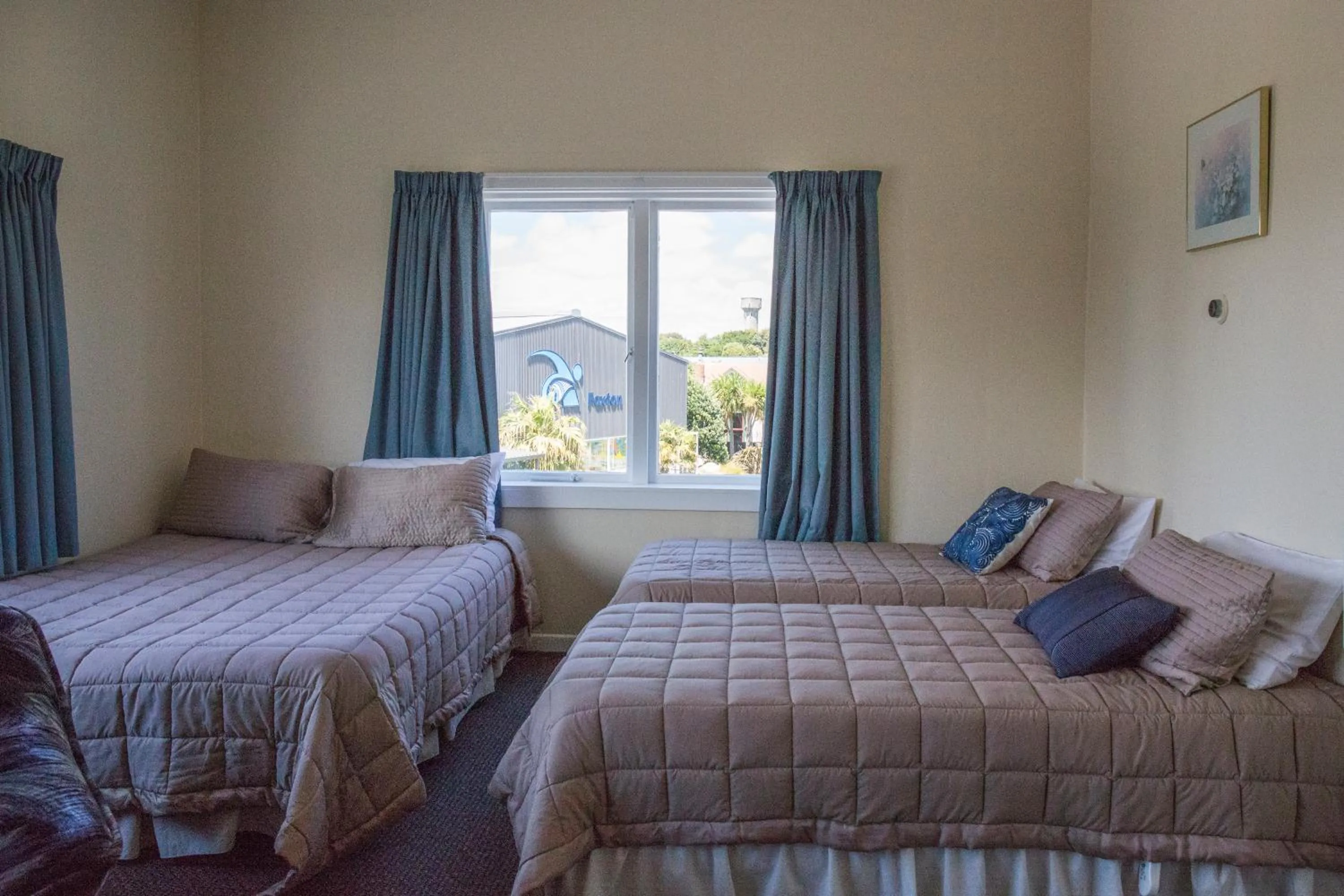 Deluxe Family Suite in Post Office Hotel