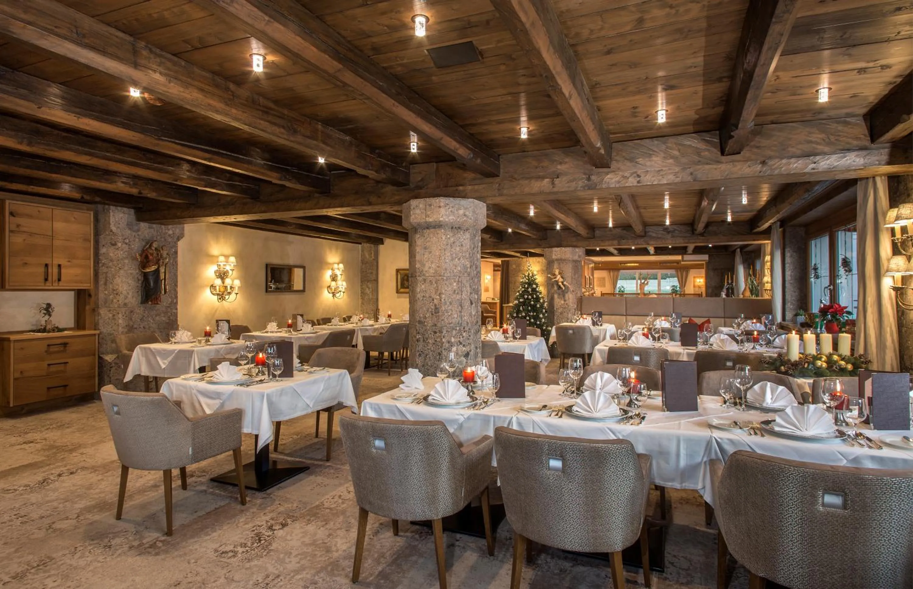 Restaurant/places to eat in Parkhotel Seefeld