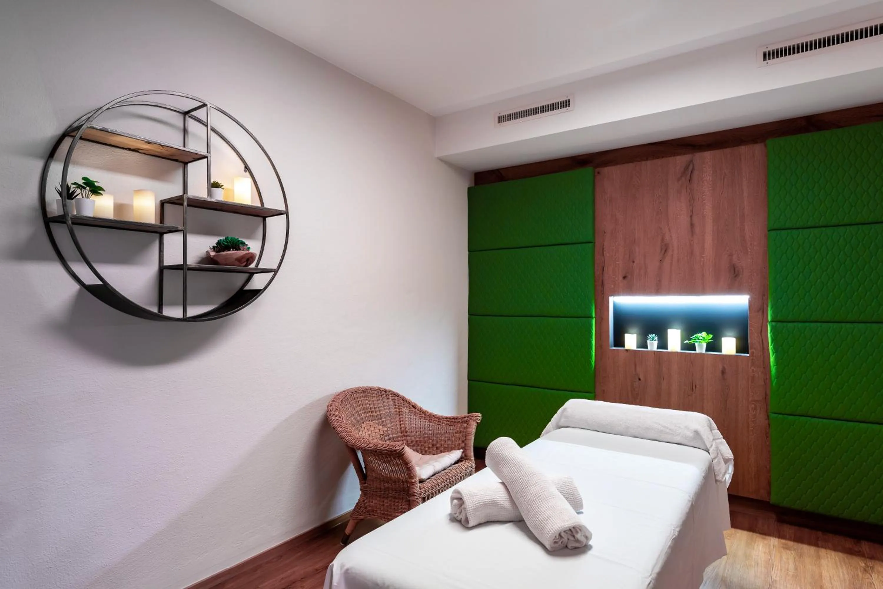 Massage, Bed in Parkhotel Seefeld