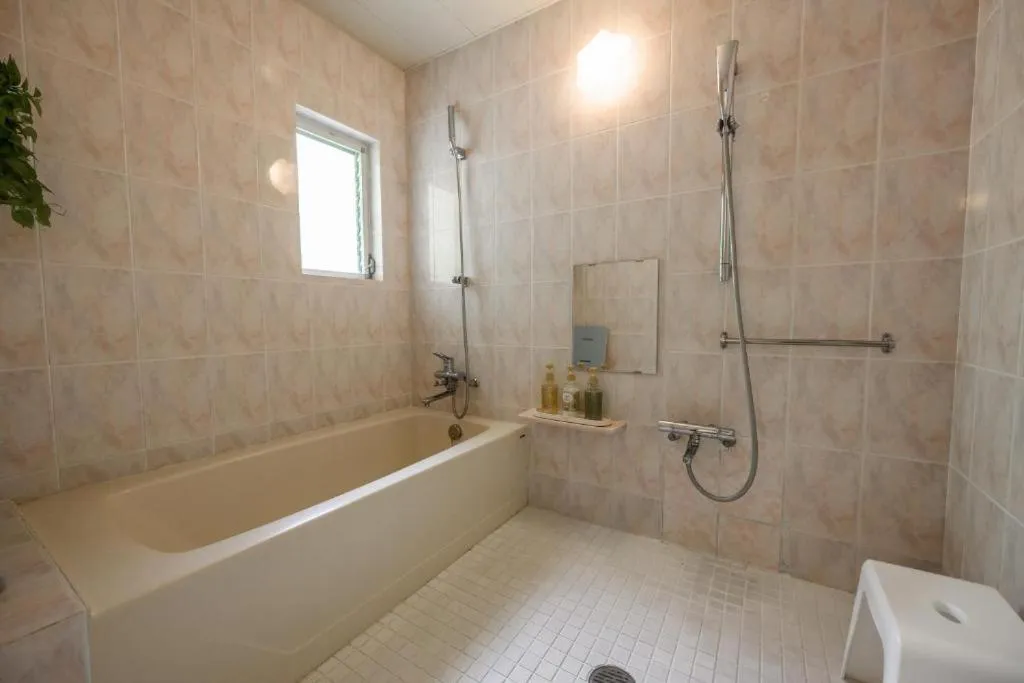 Shower in LuLu Manza