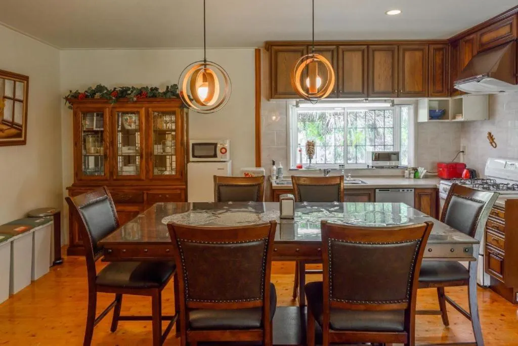 Dining area in LuLu Manza