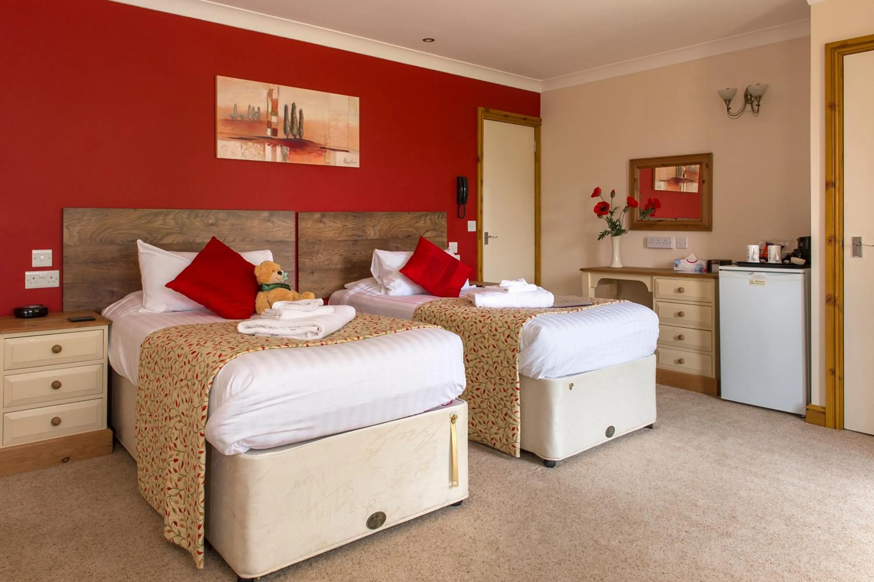 Photo of the whole room, Bed in Spanhoe Lodge