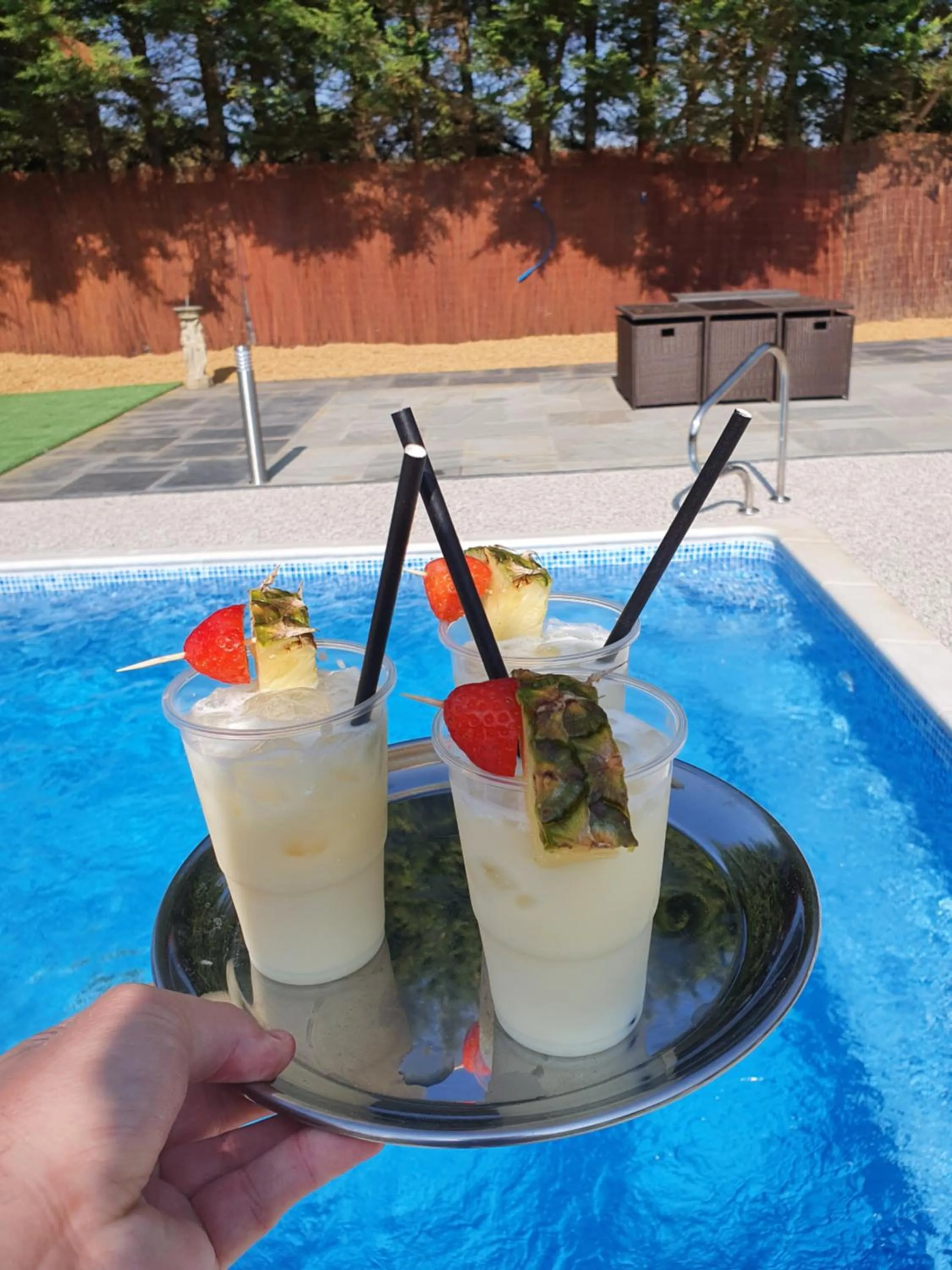 Drinks in Spanhoe Lodge