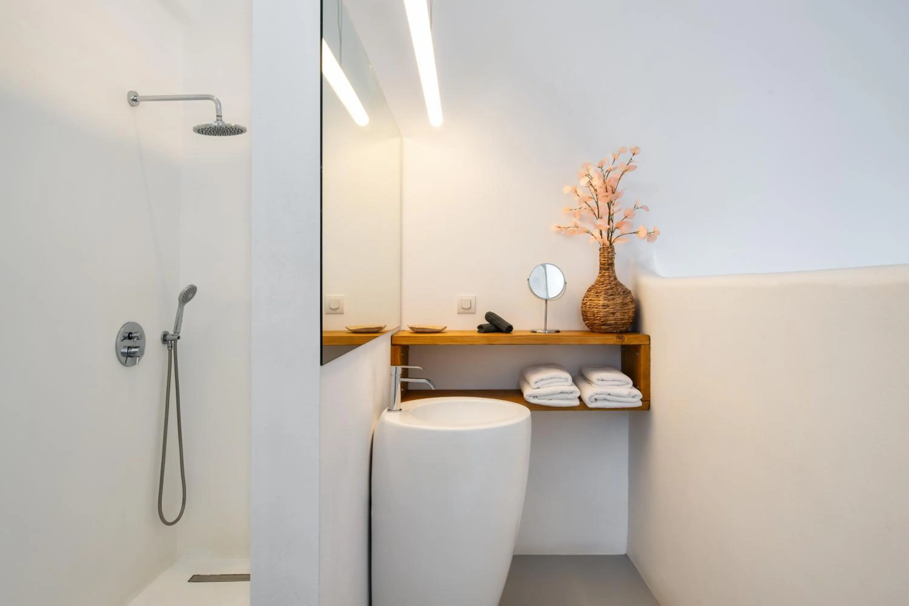 Bathroom in Alunia Incognito Suites - Adults Only