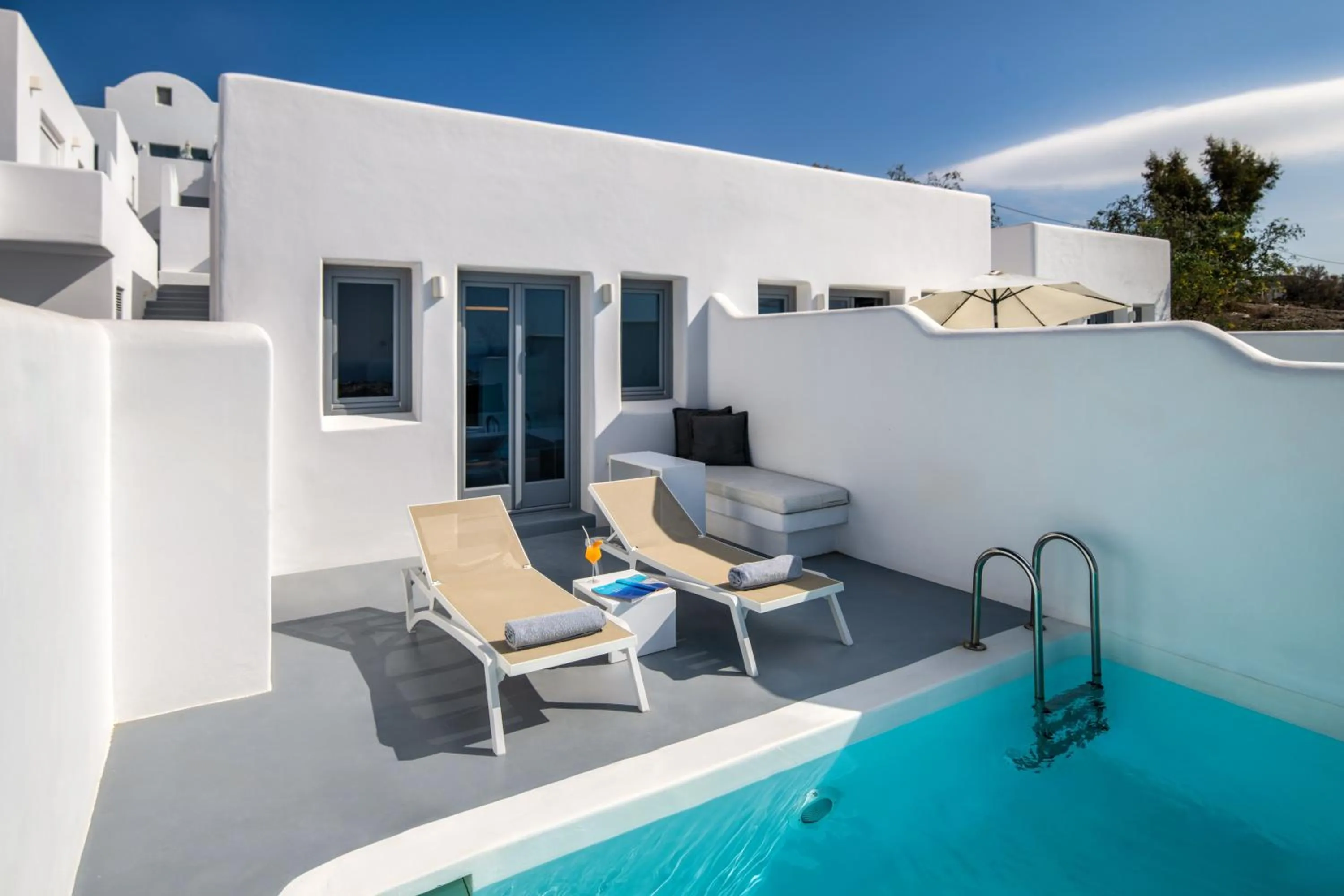 Swimming pool in Alunia Incognito Suites - Adults Only