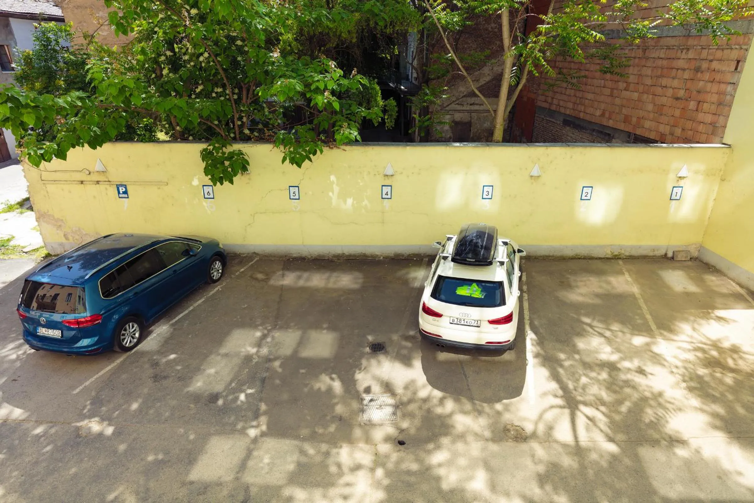 Property building in Patio Hostel