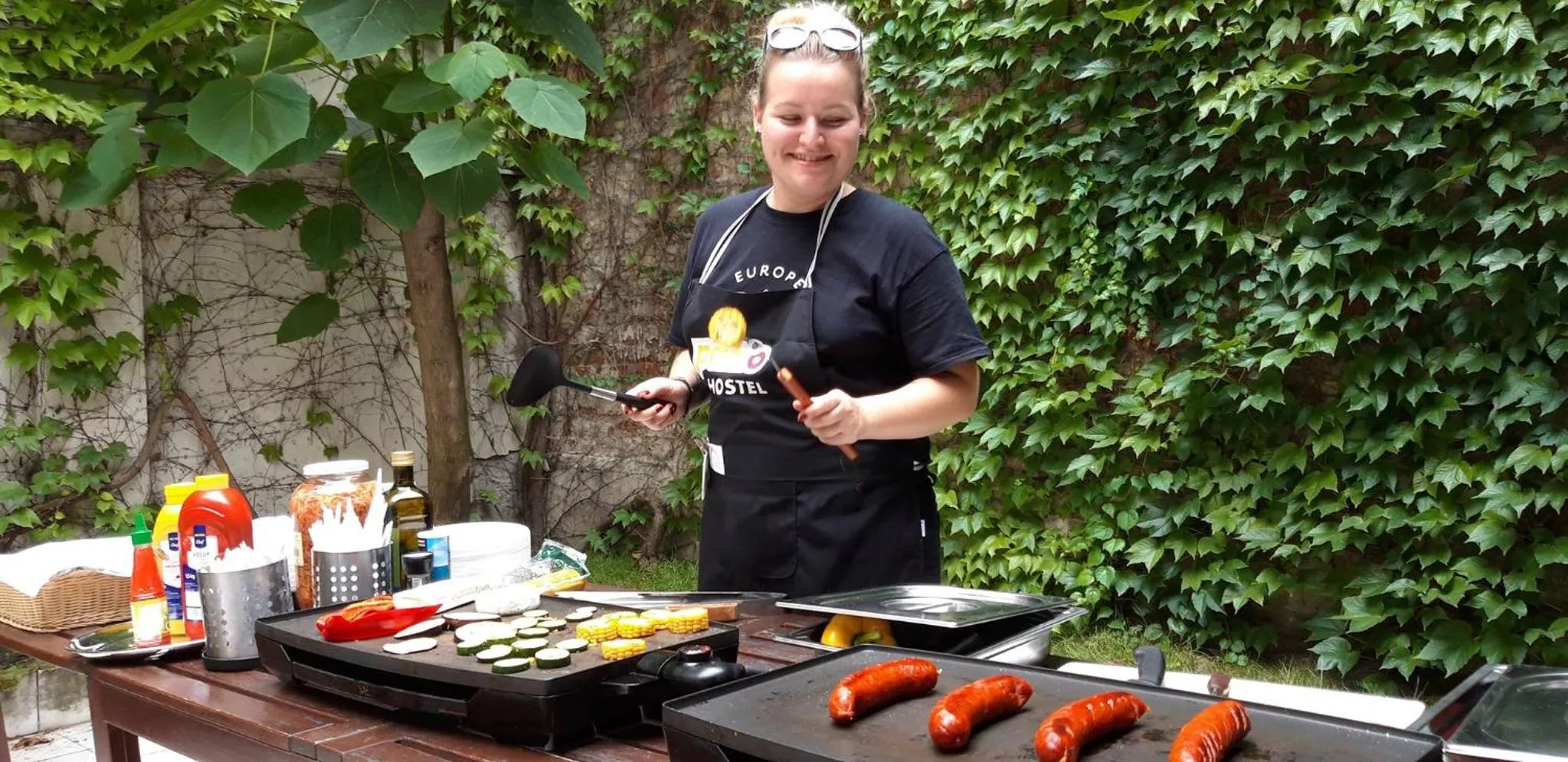 BBQ facilities in Patio Hostel