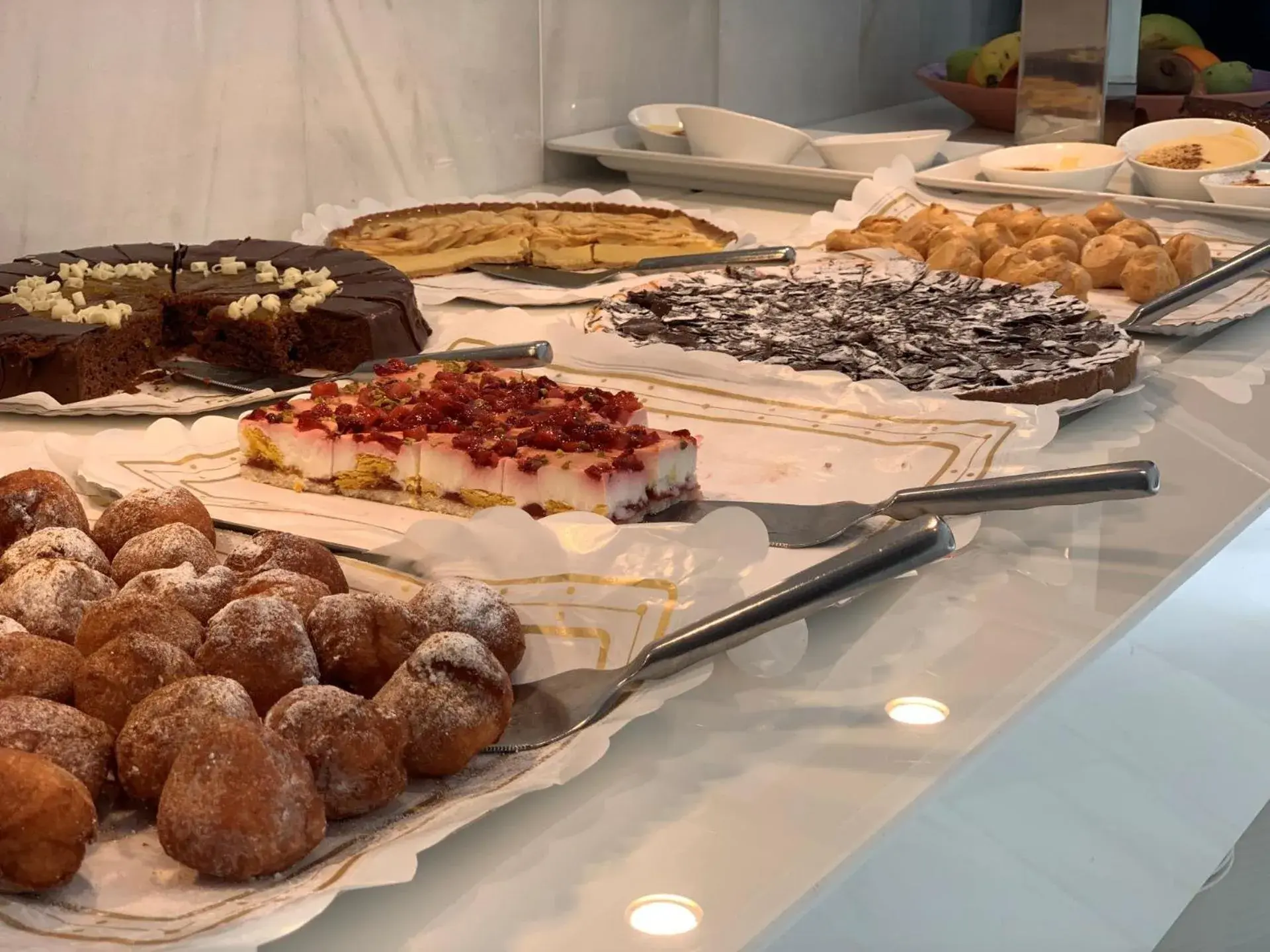 Food and drinks in Hotel Aromar Food and drinks in Hotel Aromar